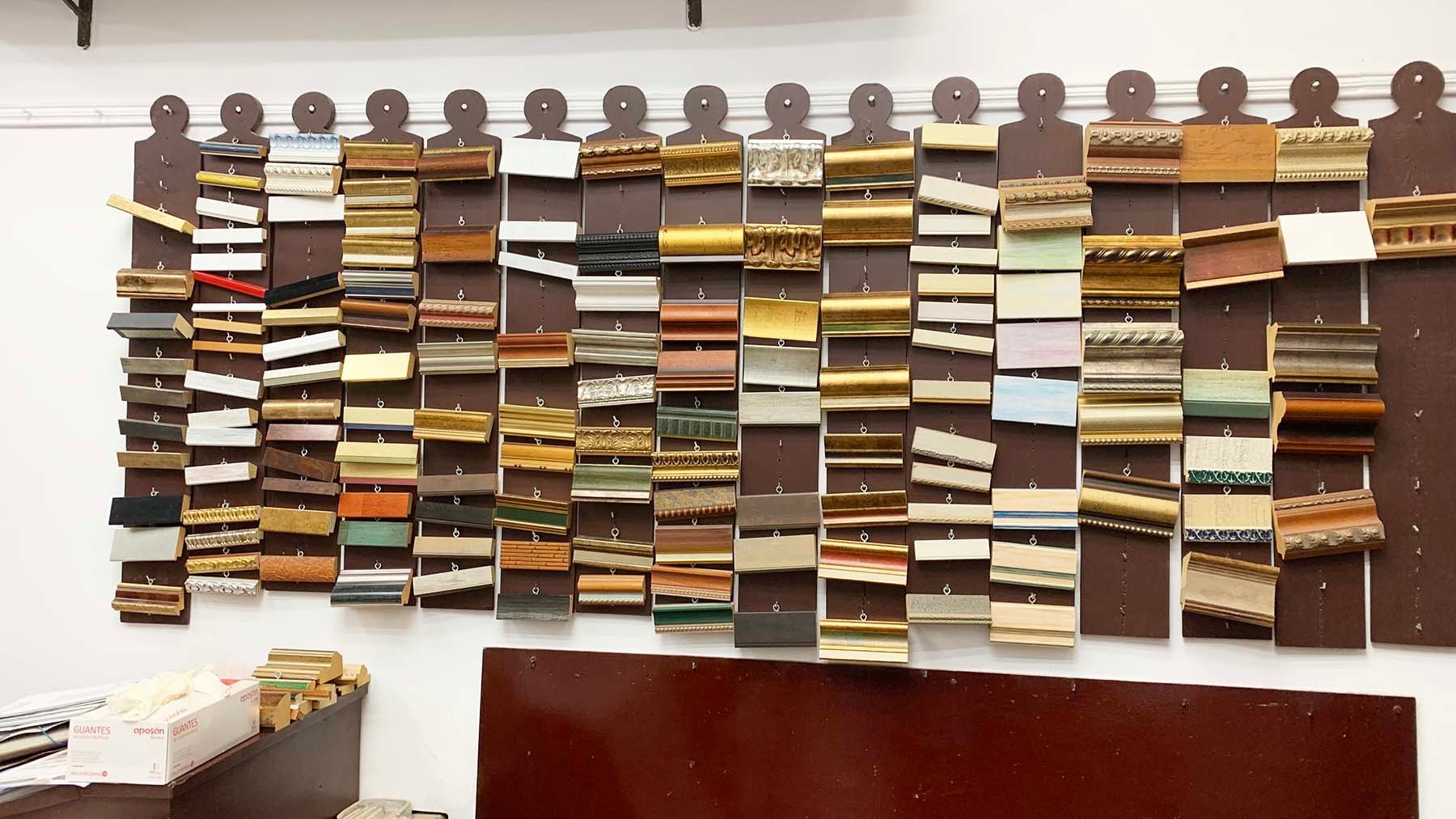 Interior de la tienda Cuadros Huici en la calle estafeta 10 de Pamplona. Navarra.com