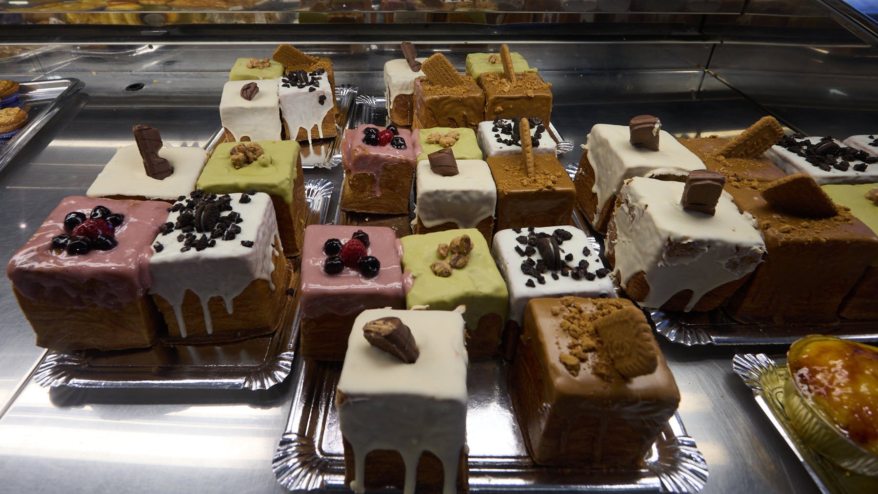 Pastelería Miravalles en la calle Miravalles 17 de Pamplona. IÑIGO ALZUGARAY