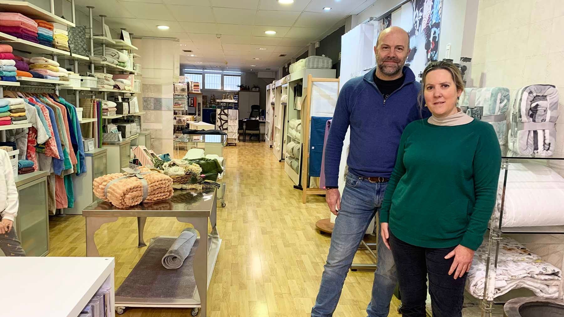 El matrimonio argentino que trabaja en la tienda Gelisa de Pamplona. Navarra.com