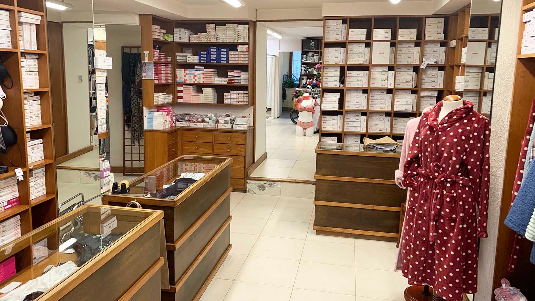 Interior de la mercería Virginia en la calle Comercio 6 de Estella. Navarra.com