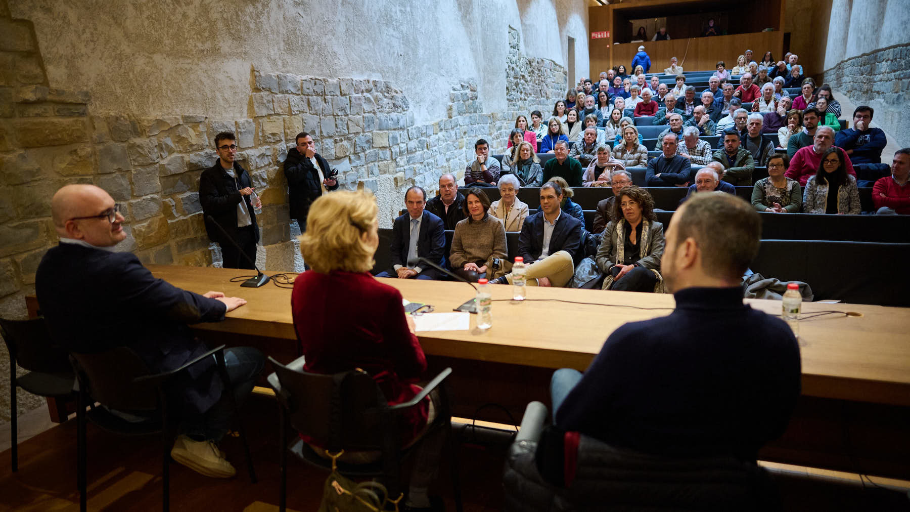La expresidenta de la Comunidad de Madrid Esperanza Aguirre imparte la conferencia-coloquio 'Navarra en la encrucijada', organizada por la Asociación Pompaelo en colaboración con Sociedad Civil Navarra. PABLO LASAOSA
