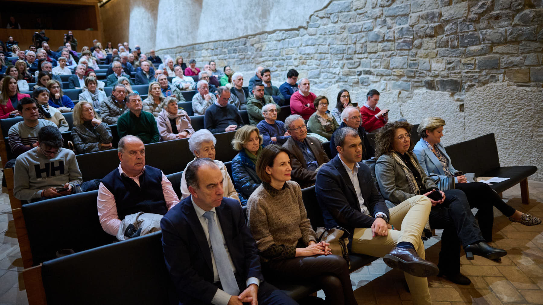 La expresidenta de la Comunidad de Madrid Esperanza Aguirre imparte la conferencia-coloquio 'Navarra en la encrucijada', organizada por la Asociación Pompaelo en colaboración con Sociedad Civil Navarra. PABLO LASAOSA