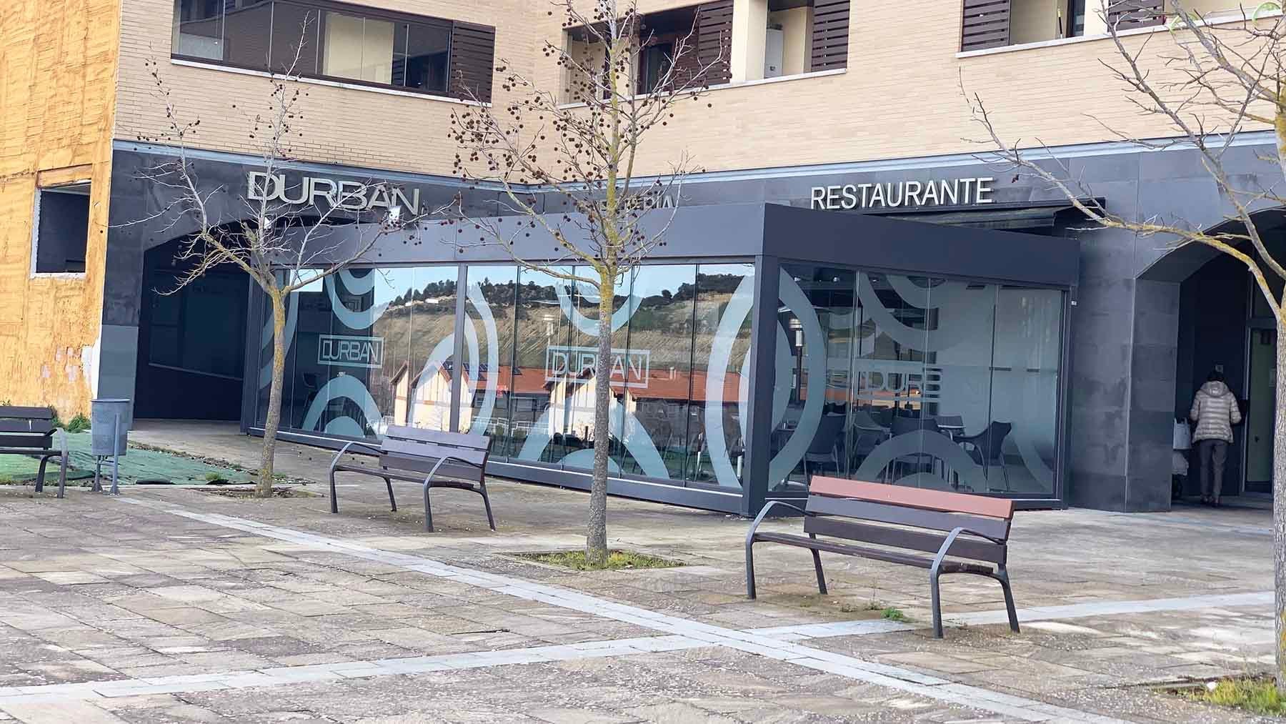 Terraza del bar restaurante Durban en Ayegui. Navarra.com