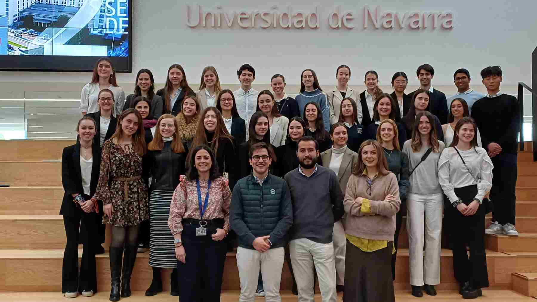 Foto de familia de todos los premiados en el Case Competition. UNIVERSIDAD DE NAVARRA