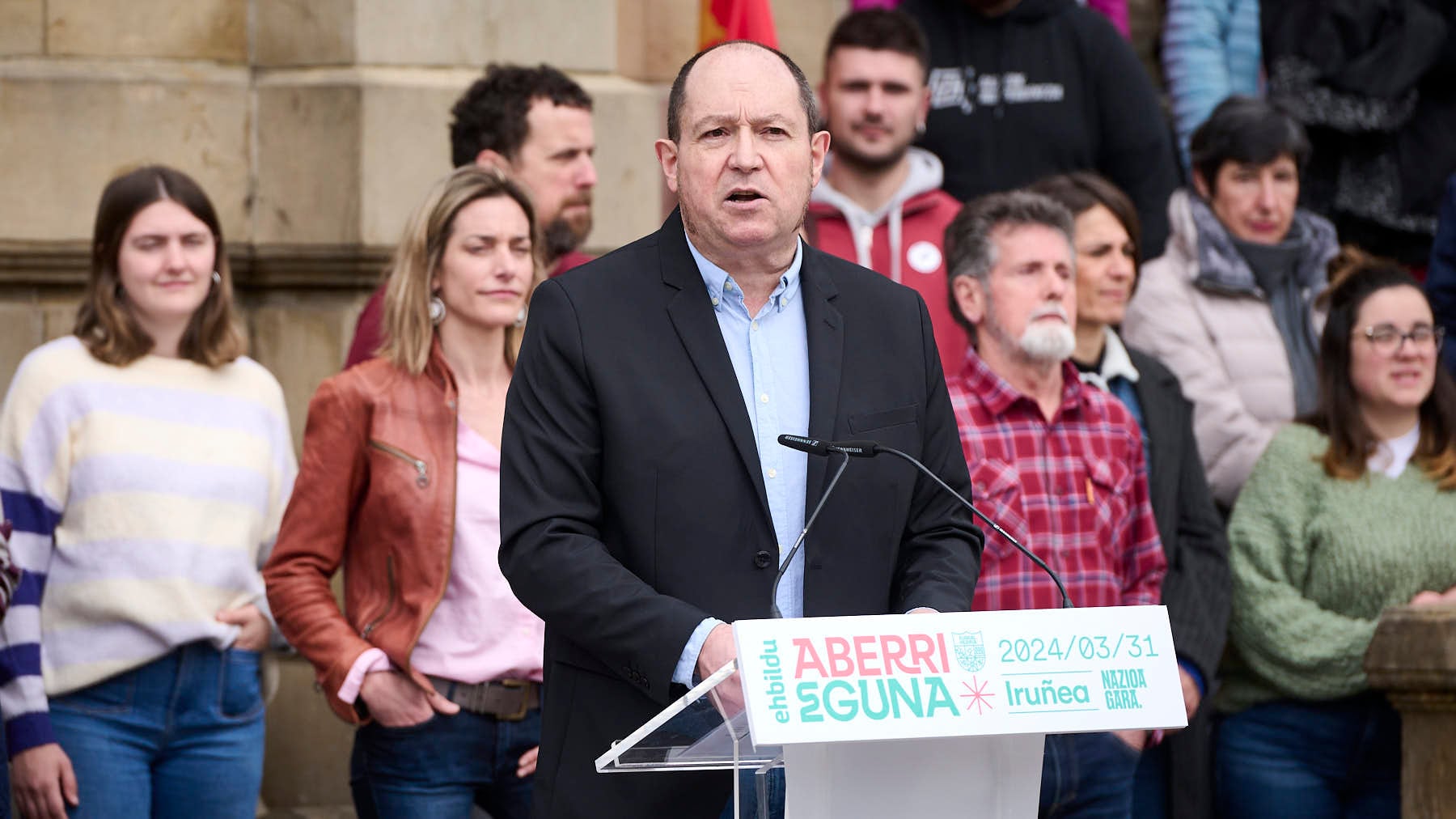 El eurodiputado navarro de Bildu se solidariza con quienes huyen de la guerra en Ceuta, pero no condena el exilio que provocó ETA
