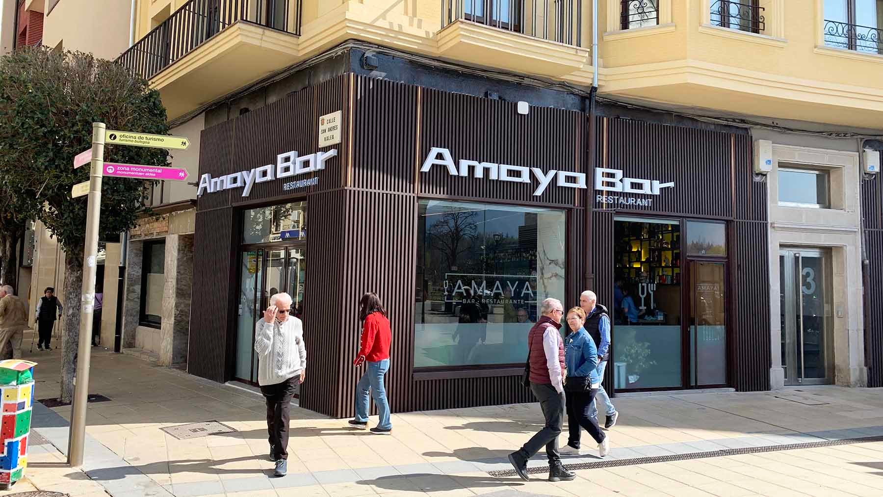 Nueva imagen exterior del bar Amaya en la plaza de la Coronación de Estella. Navarra.com
