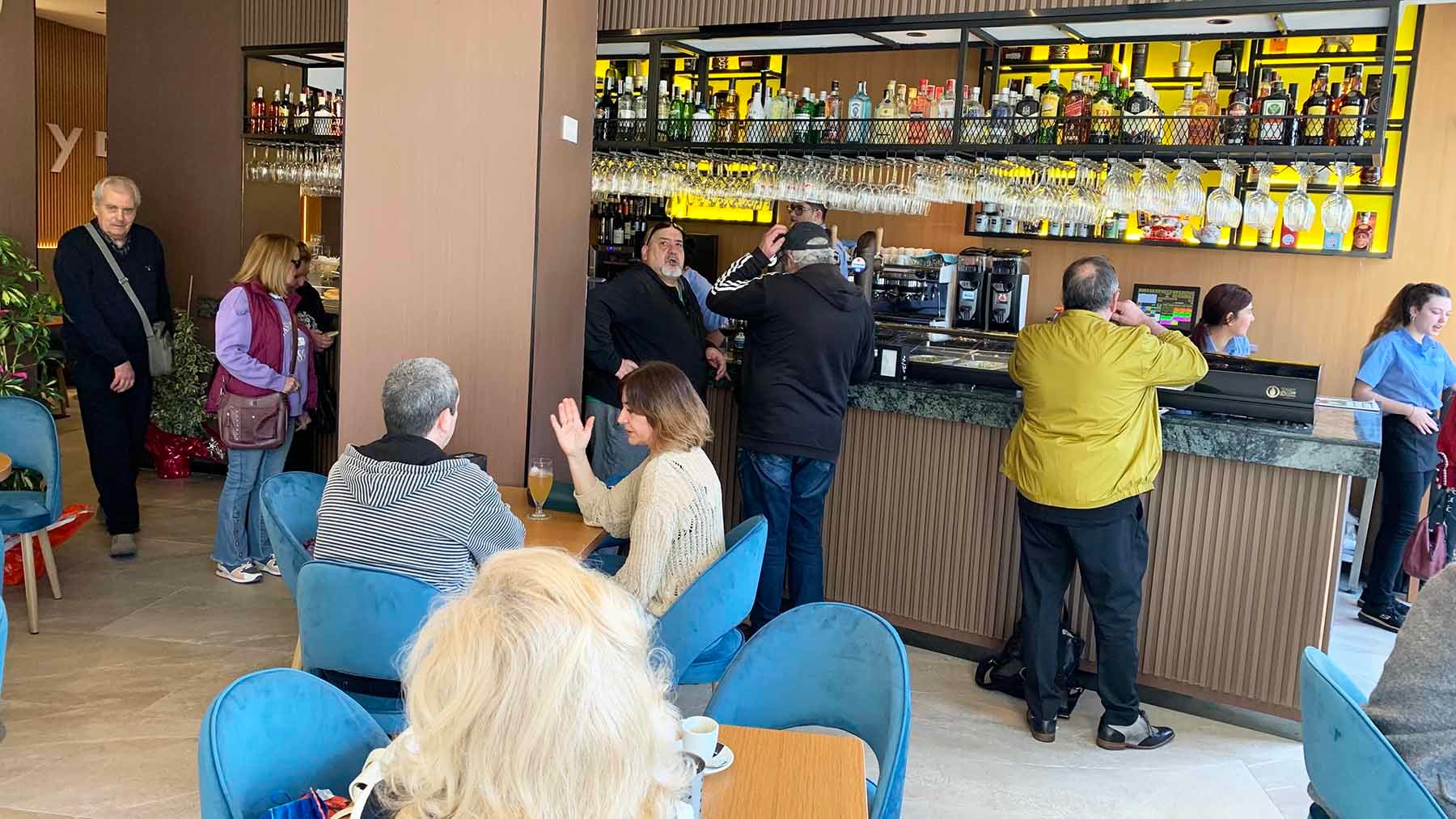 Interior del bar restaurante Amaya en la plaza de la Coronación de Estella. Navarra.com