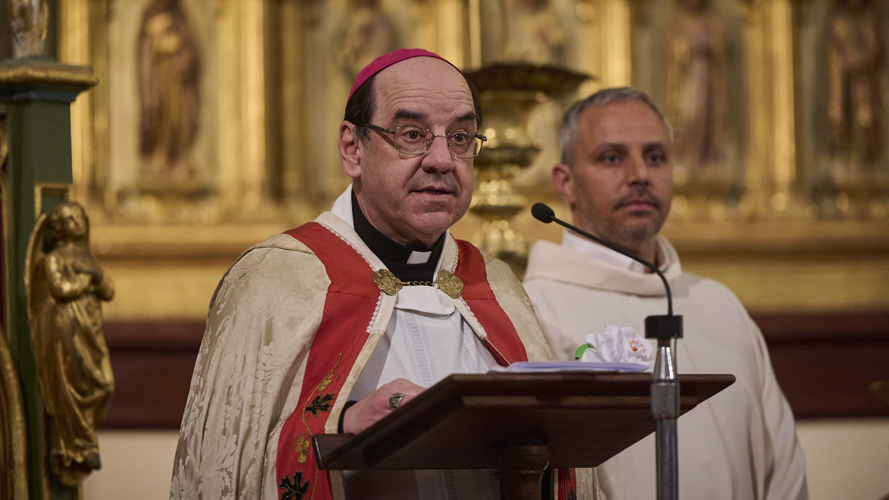 Asirón planta a una de las mayores tradiciones de Pamplona: las palabras del arzobispo en las Cinco Llagas
