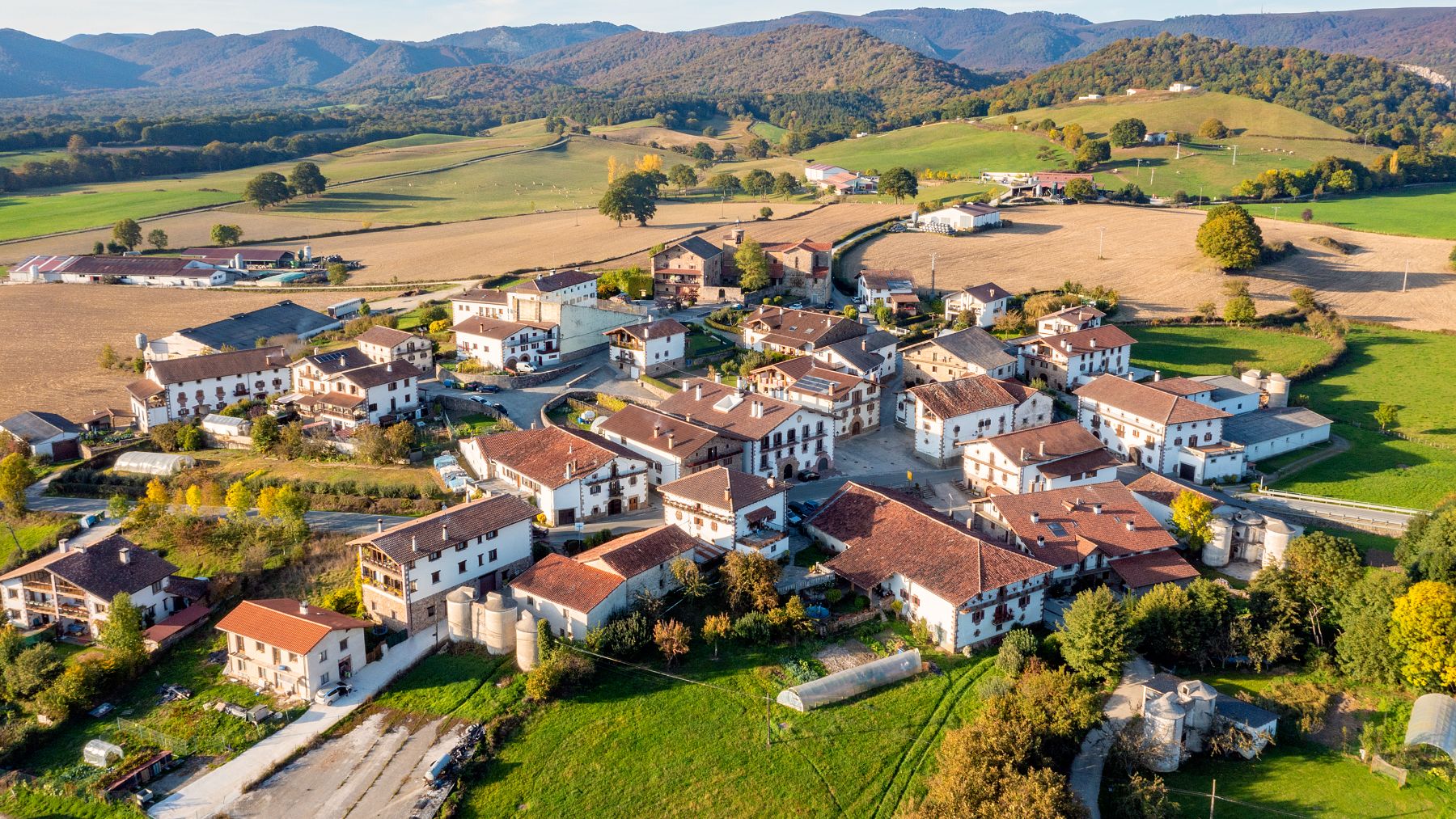 El pueblo de Navarra donde comer como en casa y a buen precio en un precioso entorno