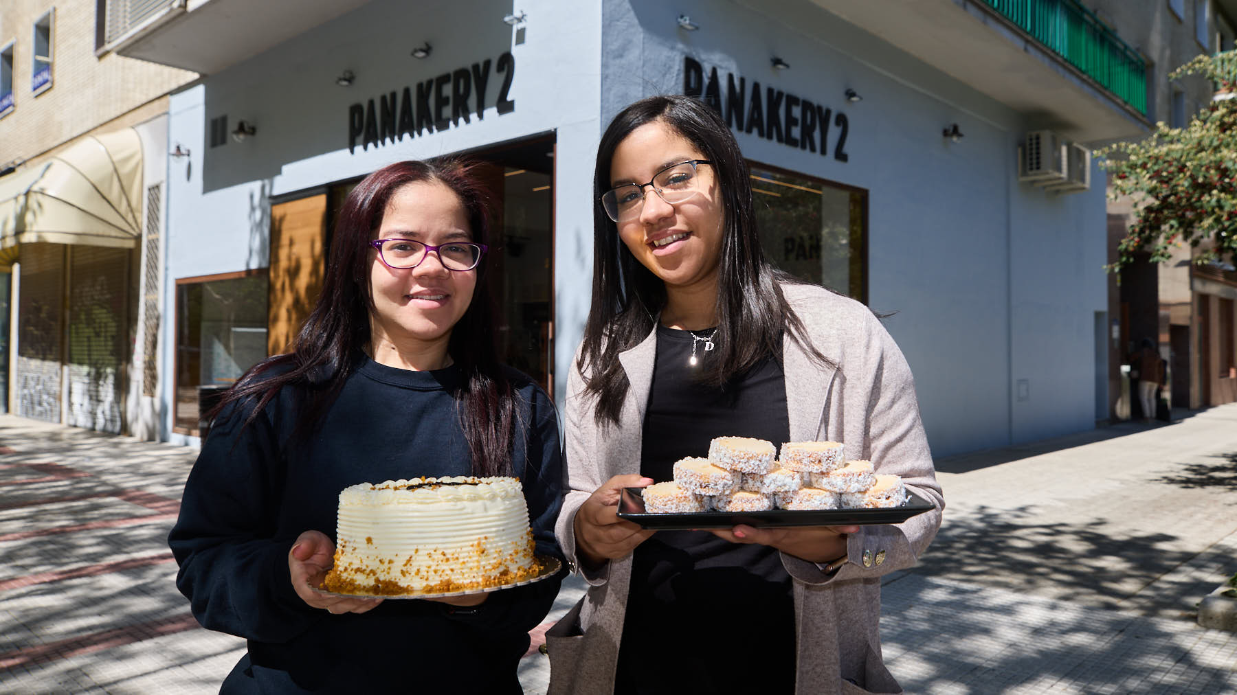 La cafetería que triunfa con la tarta tres leches en su segundo local de Pamplona