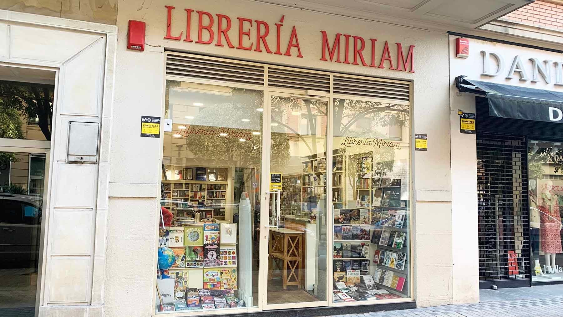 Fachada de la librería Miriam en la calle Castillo de Maya 40 en Pamplona. Navarra.com