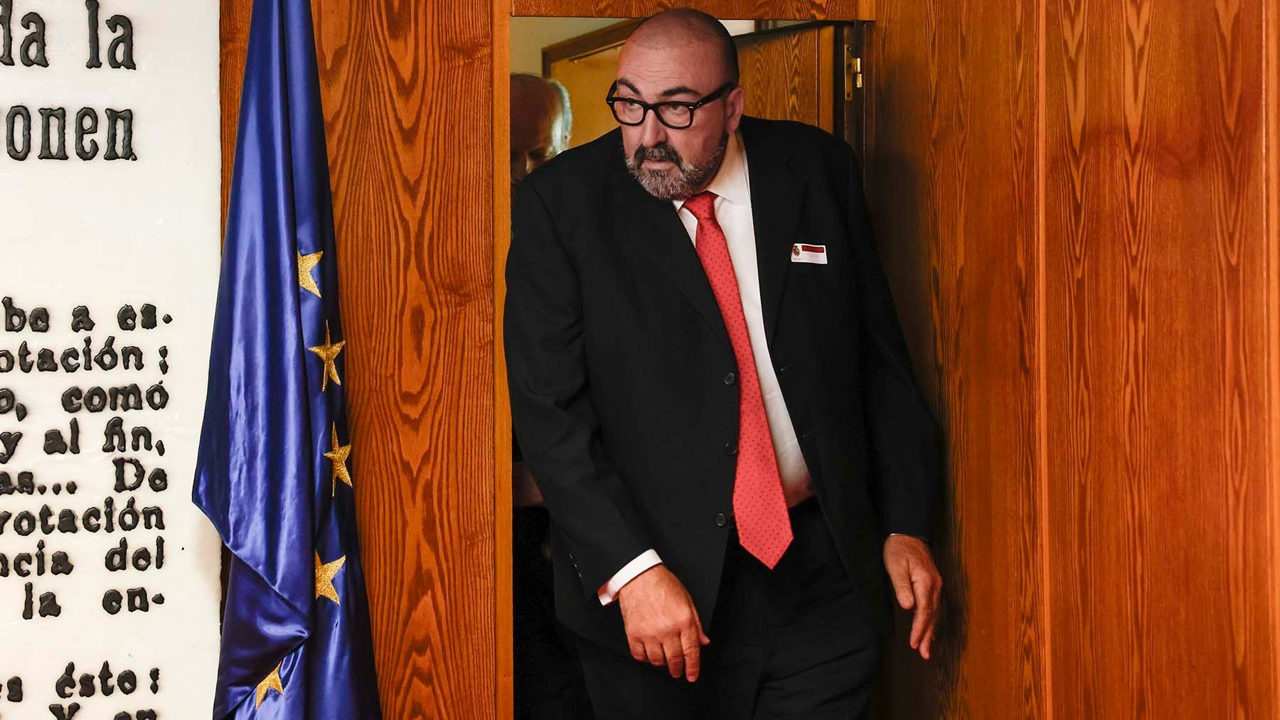 El juez entregará a Koldo un disco duro con la copia de sus móviles para ver si 