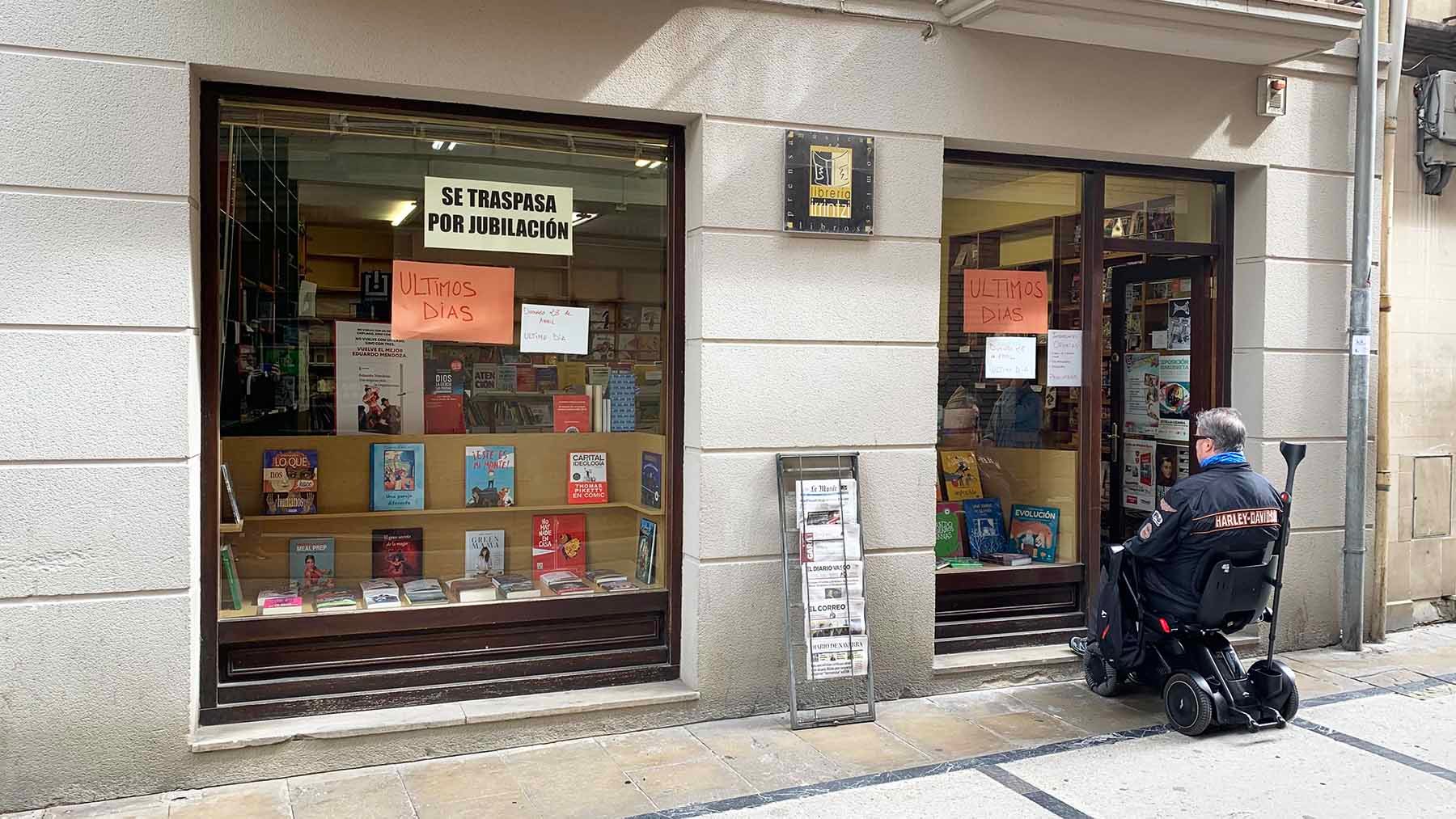 Fachada de la librería Irrintzi en la calle La Estrella 1 de Estella. Navarra.com
