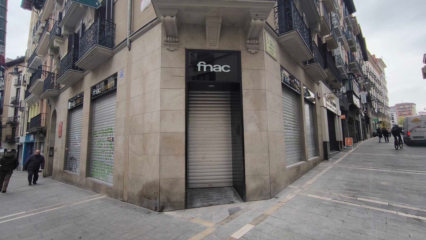 Imagen de la fachada de la tienda Fnac que cerró en el mes de febrero tras siete años. NAVARRA.COM