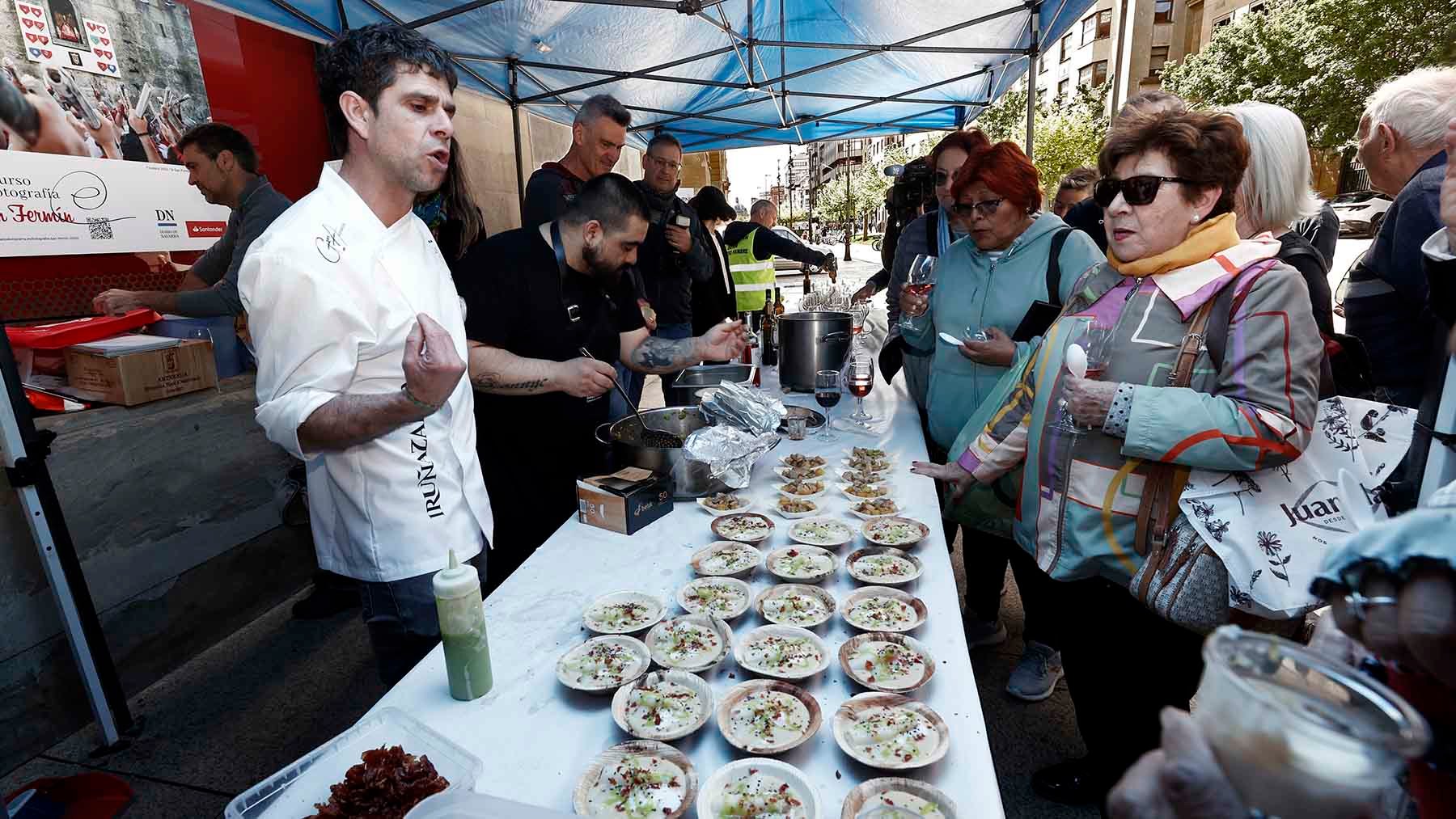 La cata de pinchos gratis a manos de conocidos restaurantes que ha arrasado en Pamplona