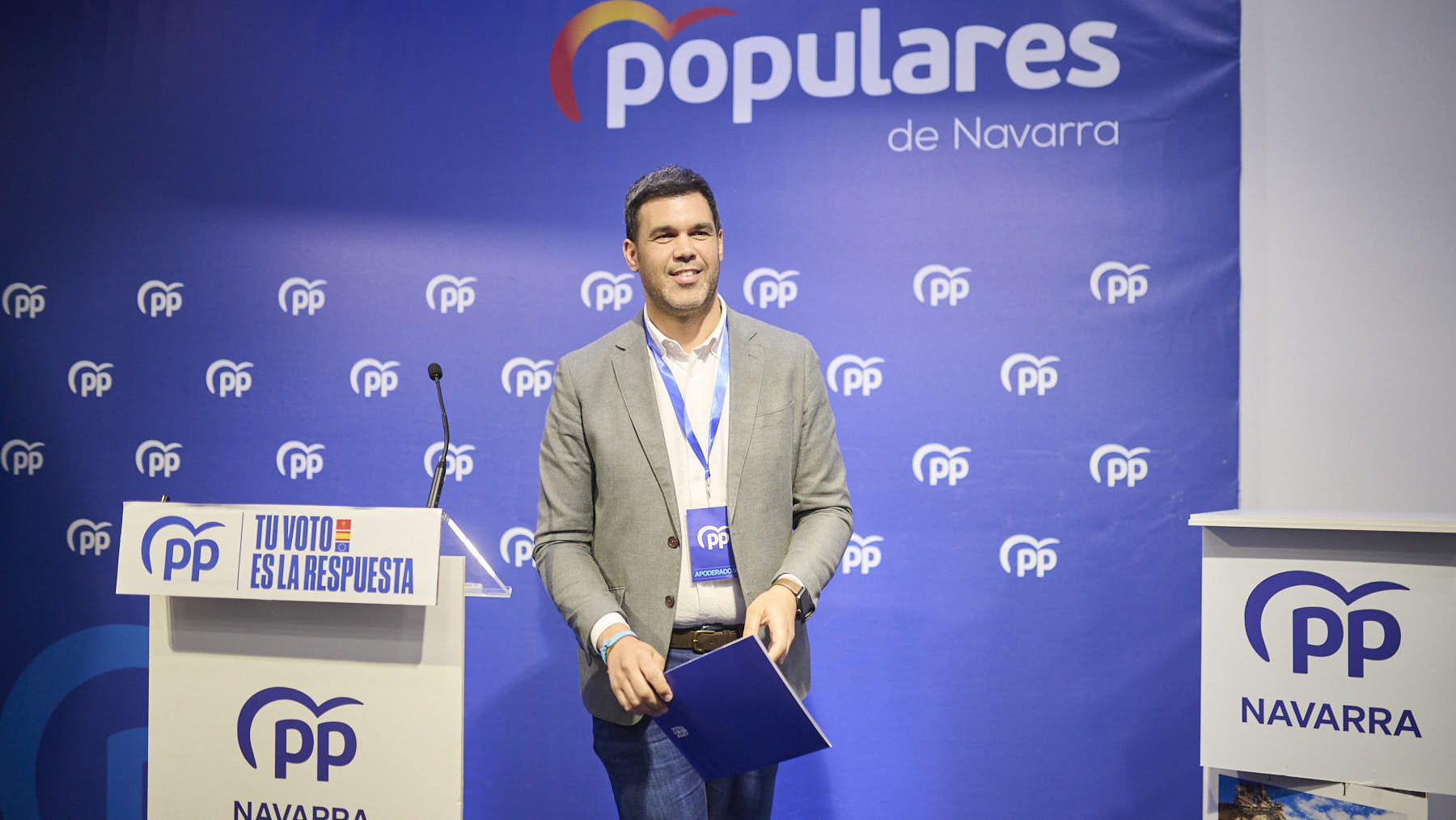 Javier García celebra el resultado del PP en Navarra: 