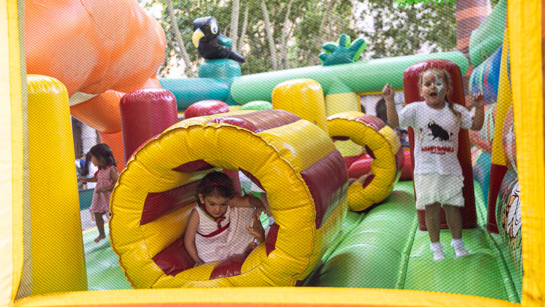 La plaza donde los niños tienen sus propios Sanfermines: programación del espacio ¡Menudas Fiestas!