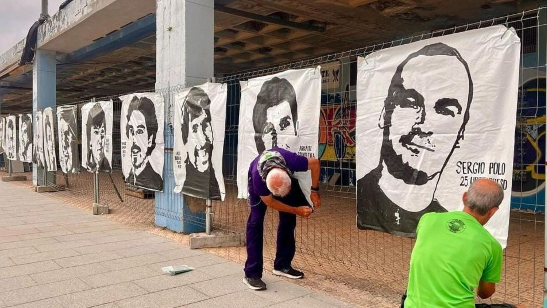 Uno de los carteles con apoyo a los presos de ETA en Plentzia. CEDIDA