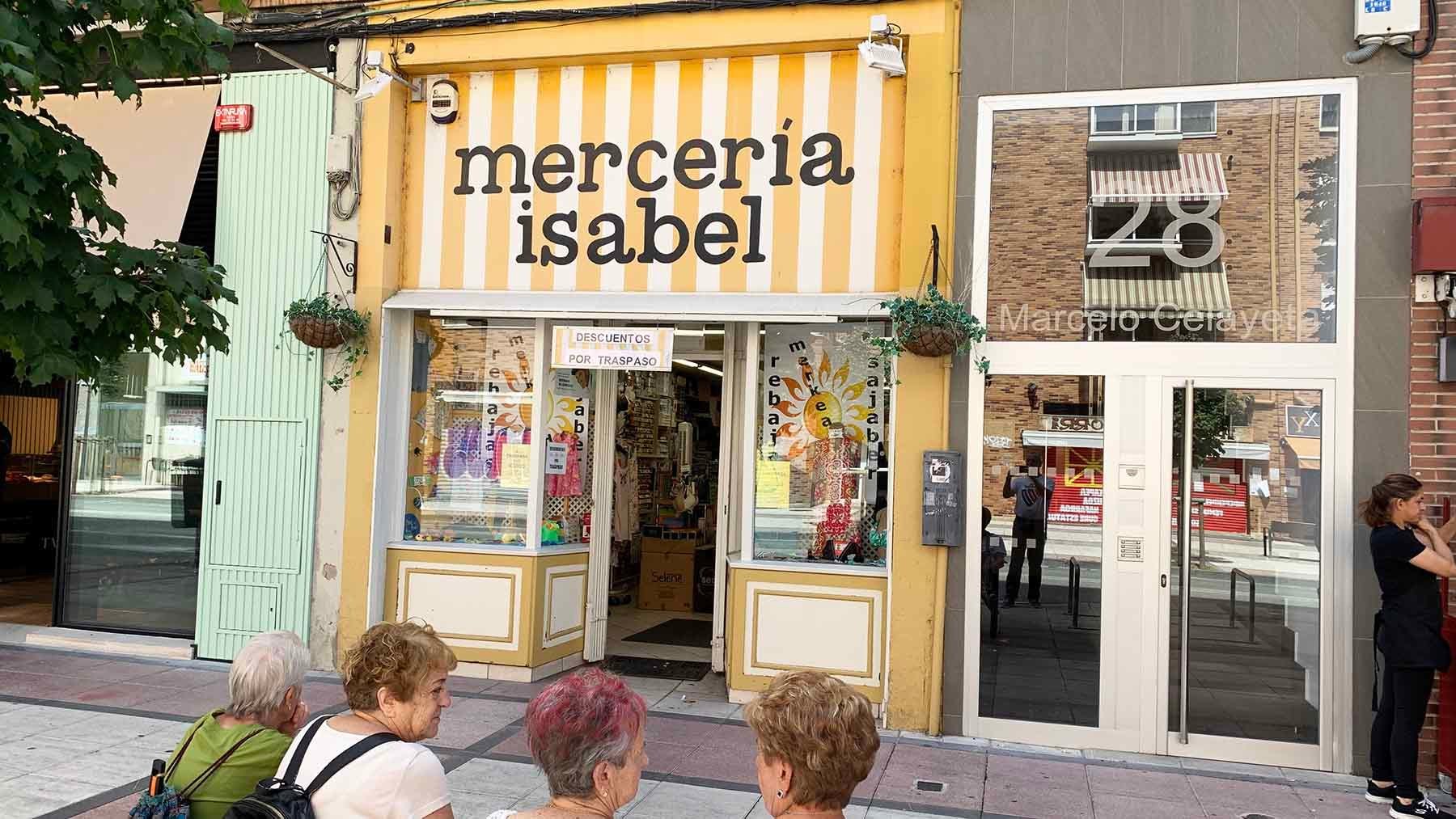 Fachada de la mercería Isabel, en la avenida de Marcelo Celayeta 28 de Pamplona. Navarra.com