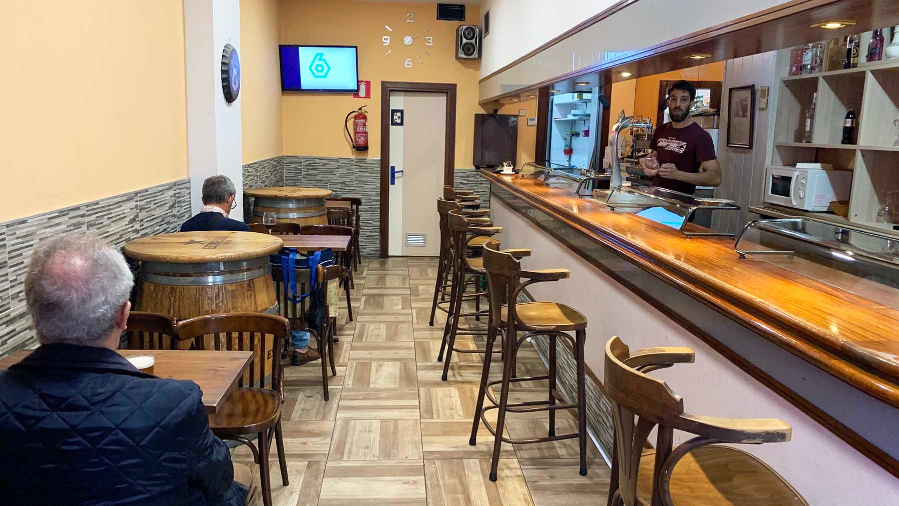 Interior del bar Jeiki en la calle Iturrama 9 de Pamplona. Navarra.com