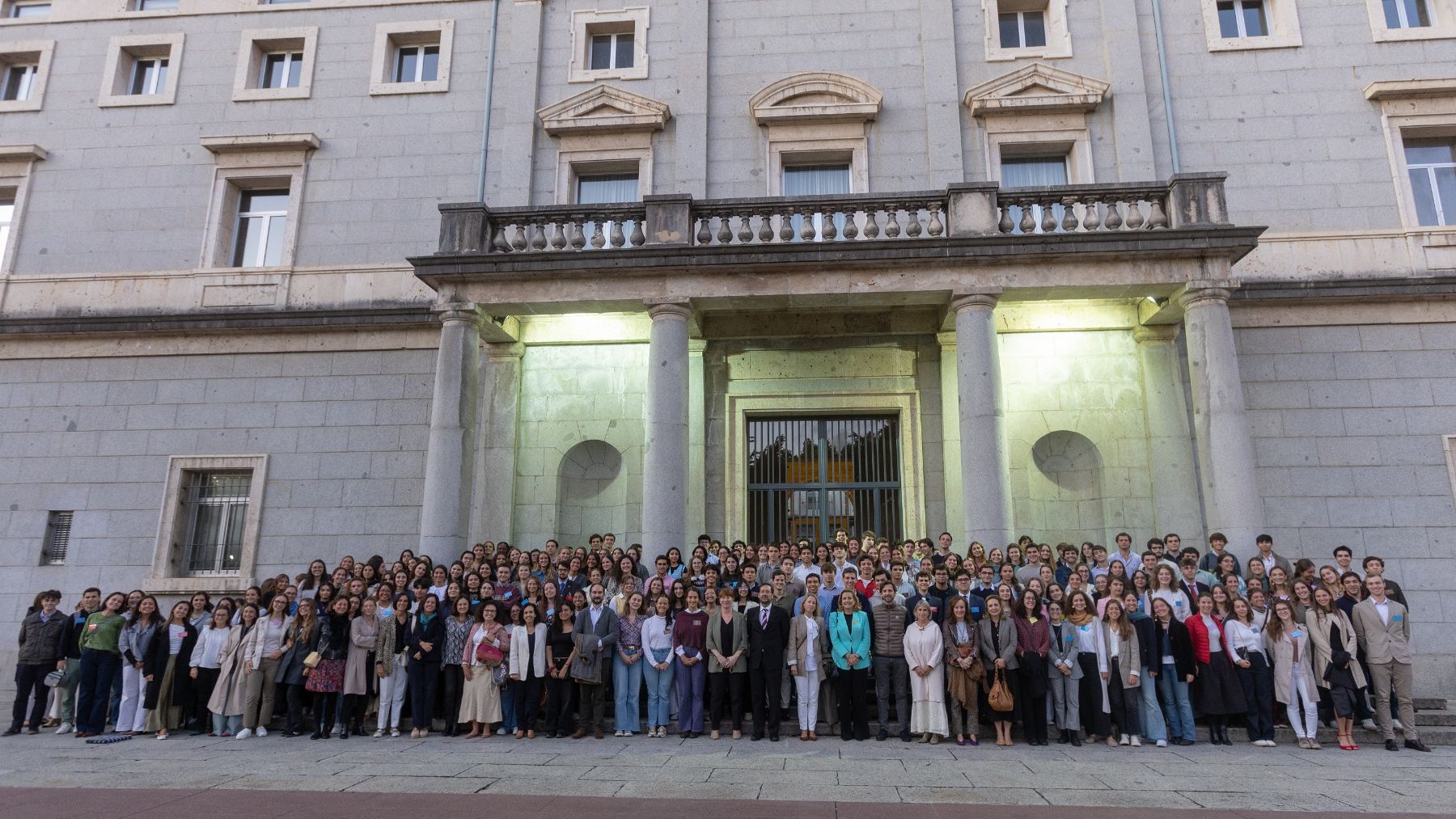 Más de 400 alumnos de la Universidad de Navarra estudian gracias a una beca: 