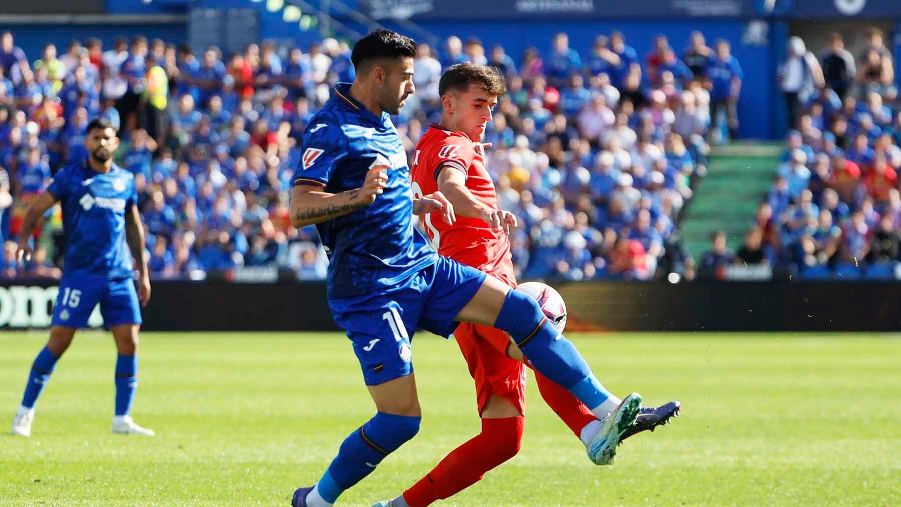 Osasuna anuncia el fichaje de un lateral izquierdo de garantías: llega gratis y alcanza los 34 km/h