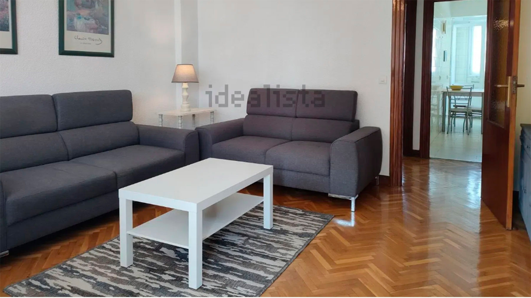 Imagen del interior de la vivienda que se alquila en Arrosadía. IDEALISTA