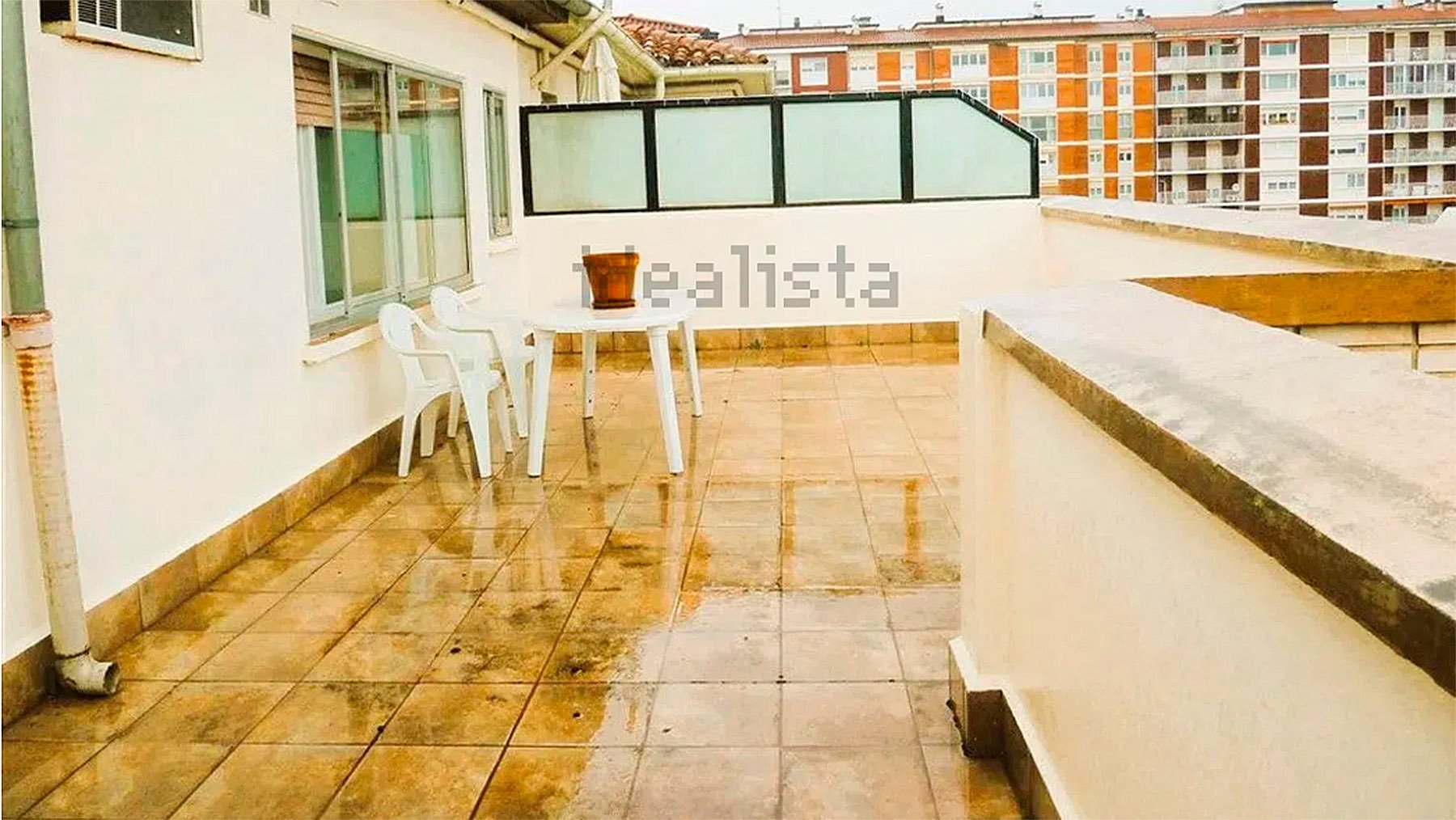 Terraza del ático en alquiler en Iturrama. IDEALISTA