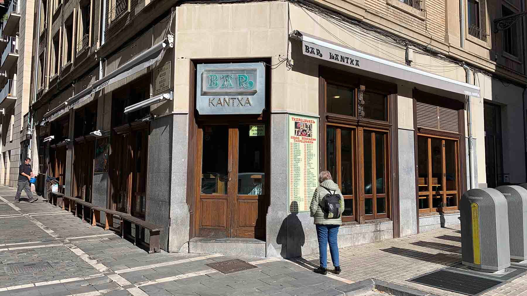 Fachada del bar Kantxa en el casco viejo de Pamplona. Navarra.com