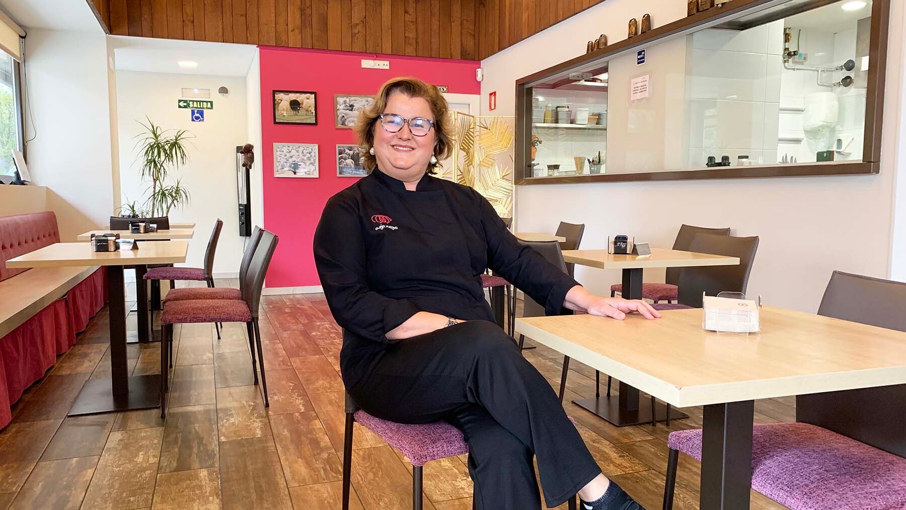 Yolanda Sahún en el interior de su restaurante La Oveja Negra en Pamplona. Navarra.com