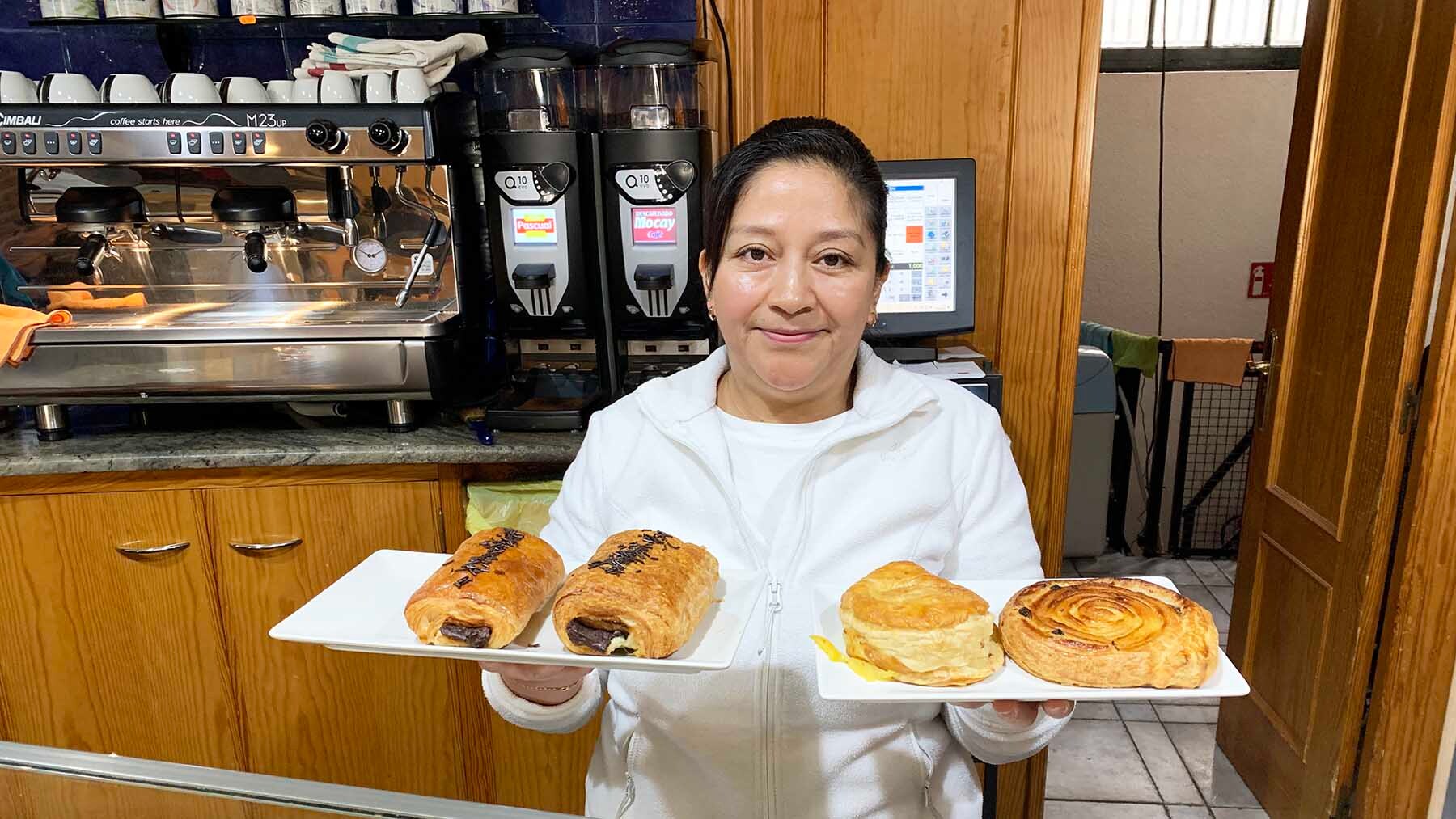 María Cepeda en su nueva panadería de Estella. Navarra.com