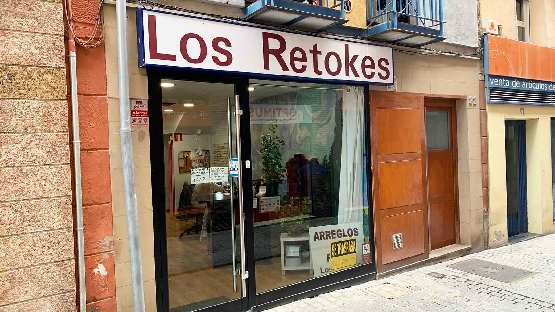 Fachada de la tienda de arreglos de ropa 'Los Retokes' en Estella. Navarra.com