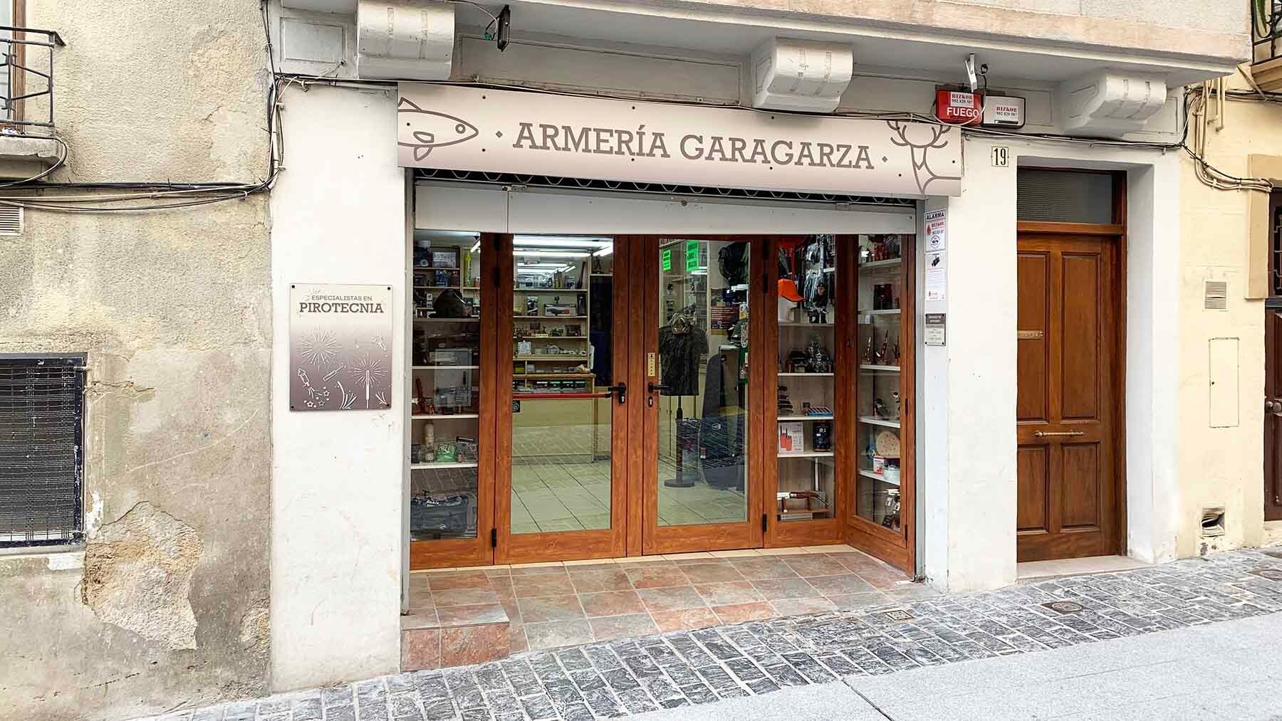 Fachada de la armería Garagarza en Estella. Navarra.com