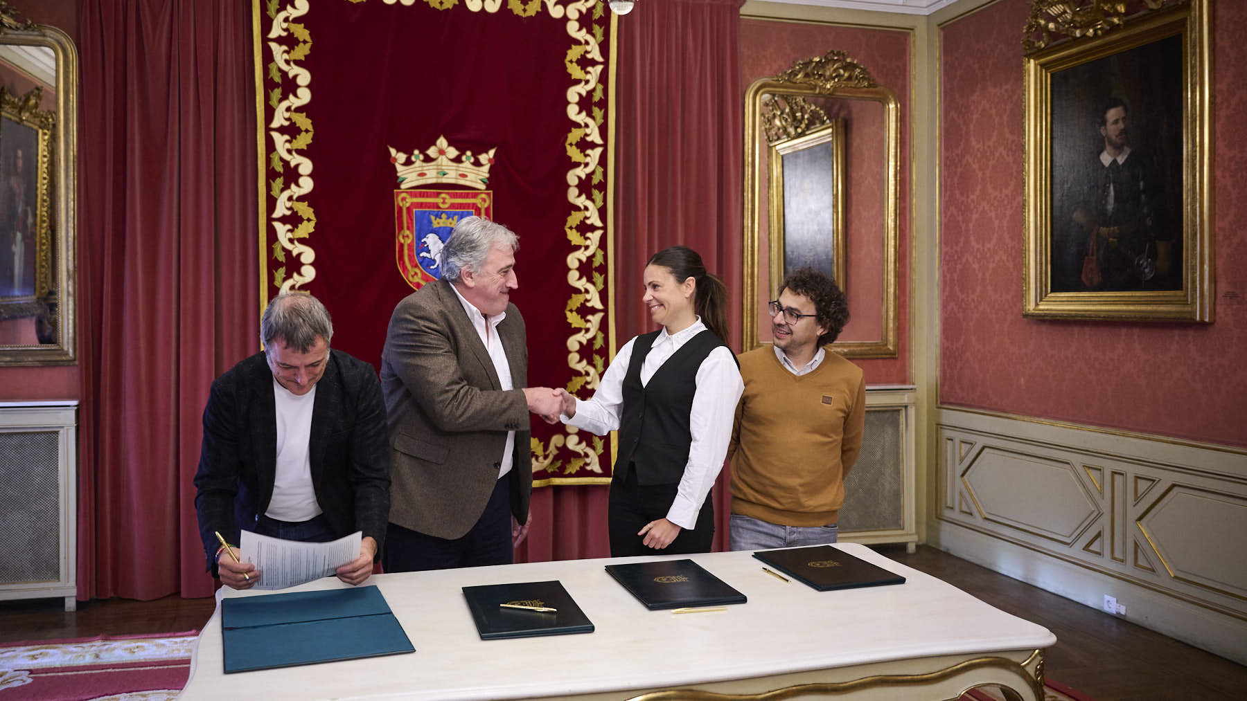 El PSN da la espalda a Asiron y le pide 