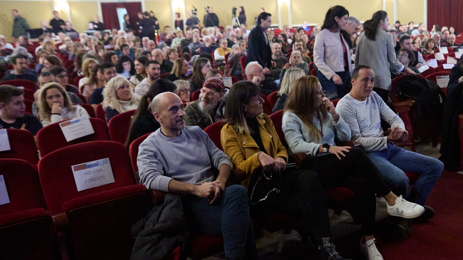 Acto de presentación de la marca-ciudad  'Pamplona = bagara. Iruña = de verdad’ con la presencia del alcalde, Joseba Asiron, en el Teatro Gayarre de Pamplona. IÑIGO ALZUGARAY