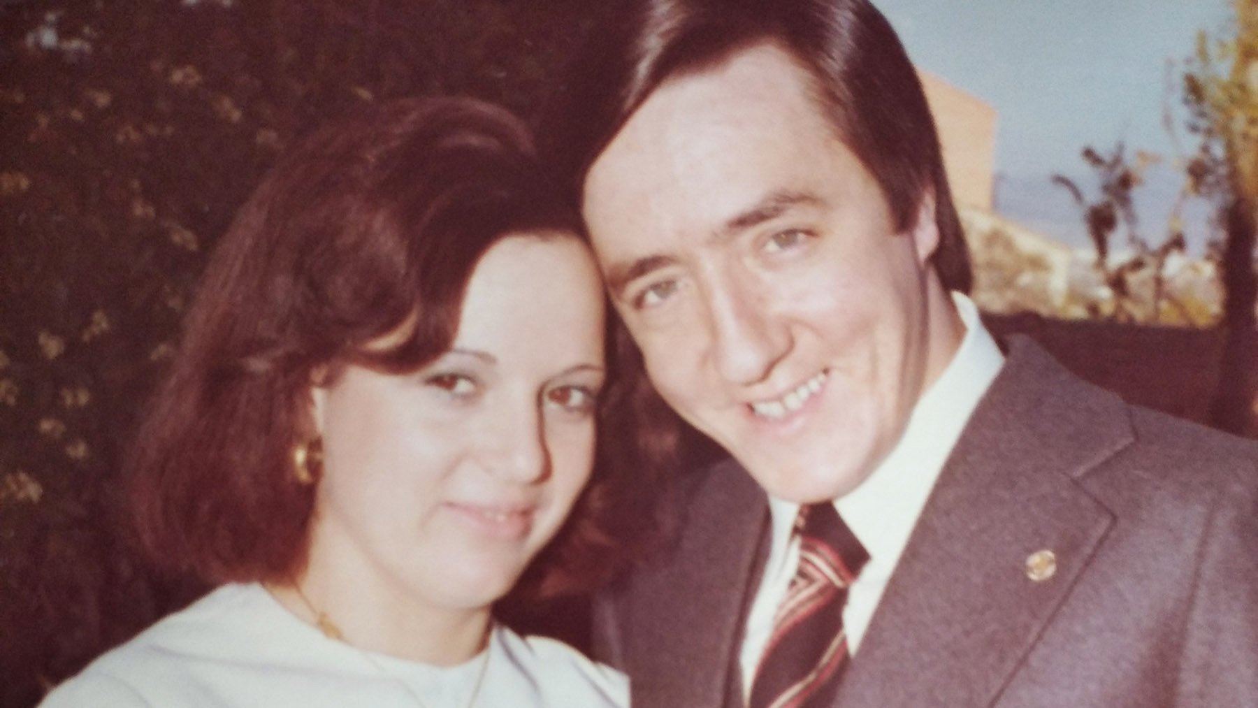 Isabel Villaverde y Javier Asurmendi el día de su boda en Logroño. Cedida.