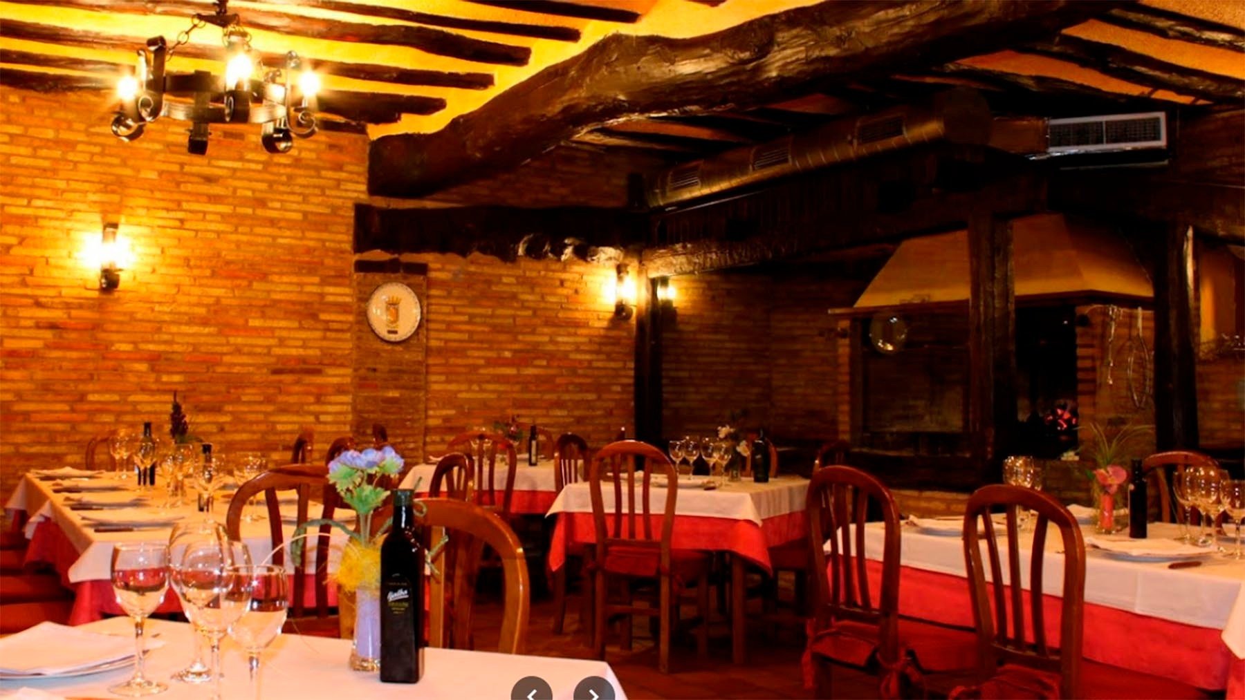 Comedor del Asador Tres Tinas de Viana. ASADOR TRES TINAS