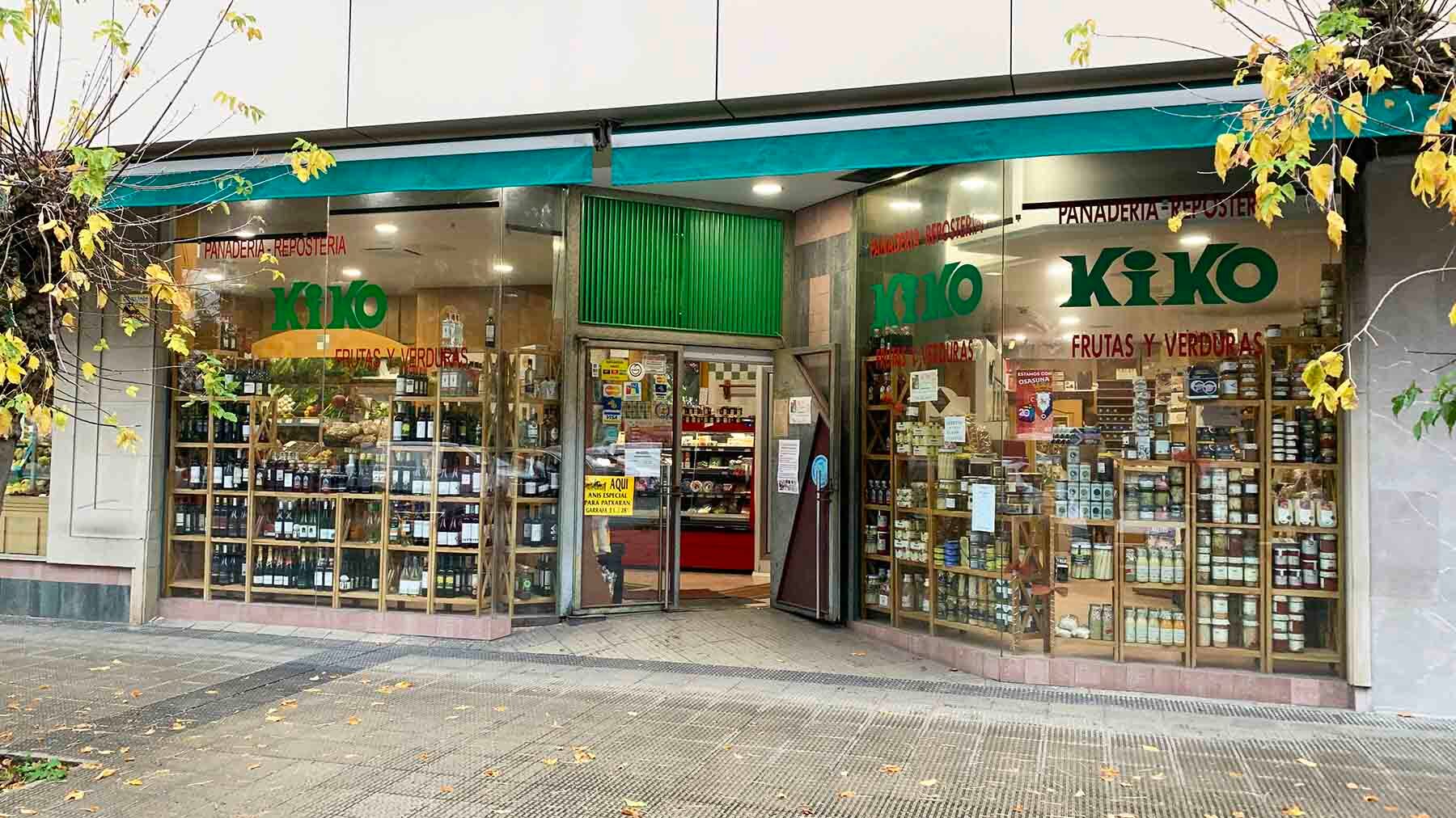 Fachada de la frutería Kiko Alimentación en la calle Travesía Acella 6 de Pamplona. Navarra.com