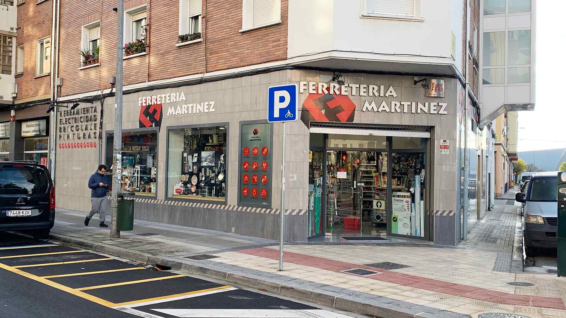 La ferretería Martínez está en la avenida de Villava 8 de Pamplona. Navarra.com
