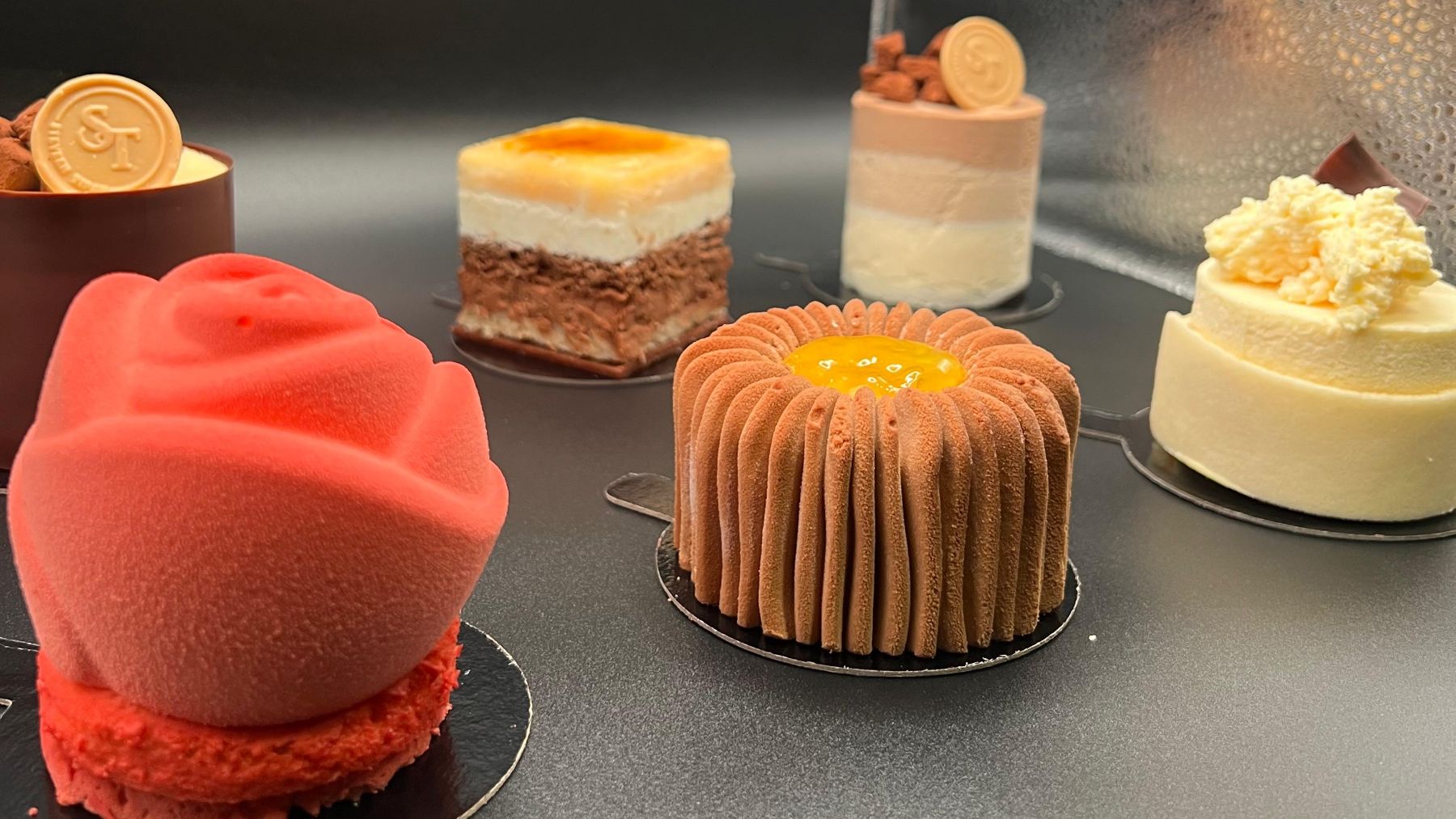 Elaboraciones de la pastelería Tipán, en el Hotel Restaurante Casa Luisa de Ayegui. CEDIDA