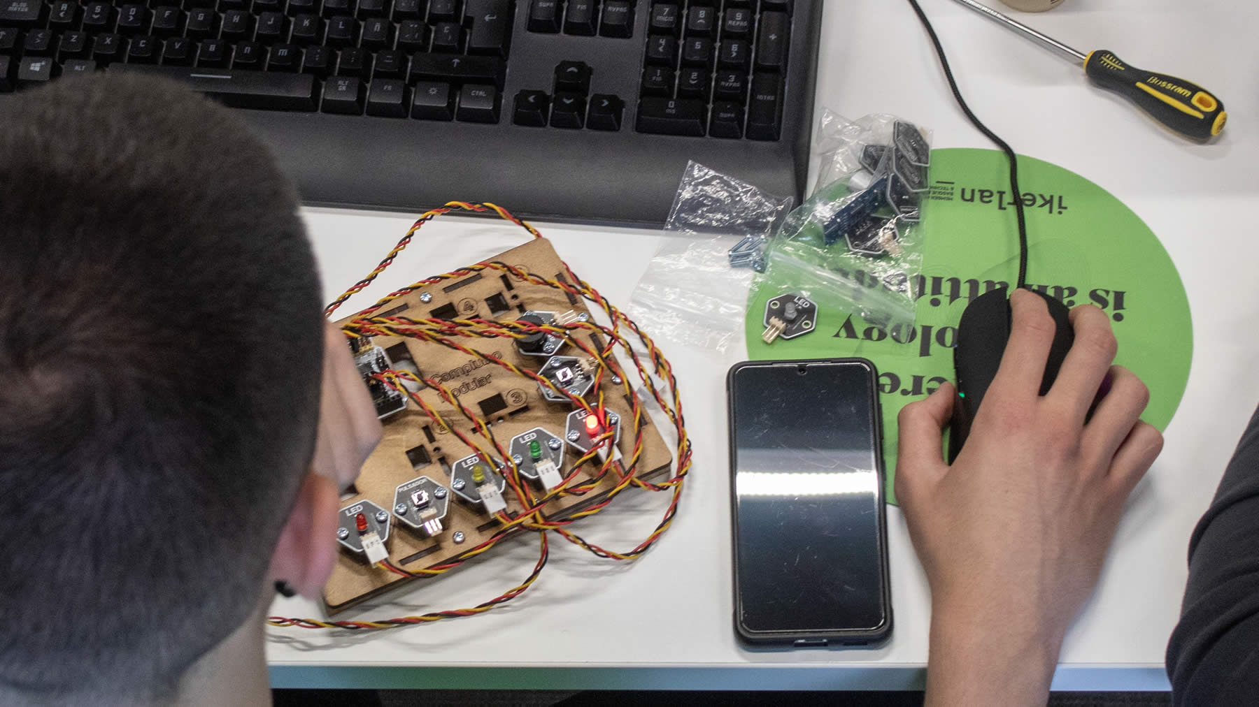 Estudiantes del grado de Ciberseguridad en la Universidad de Euneiz. CEDIDA