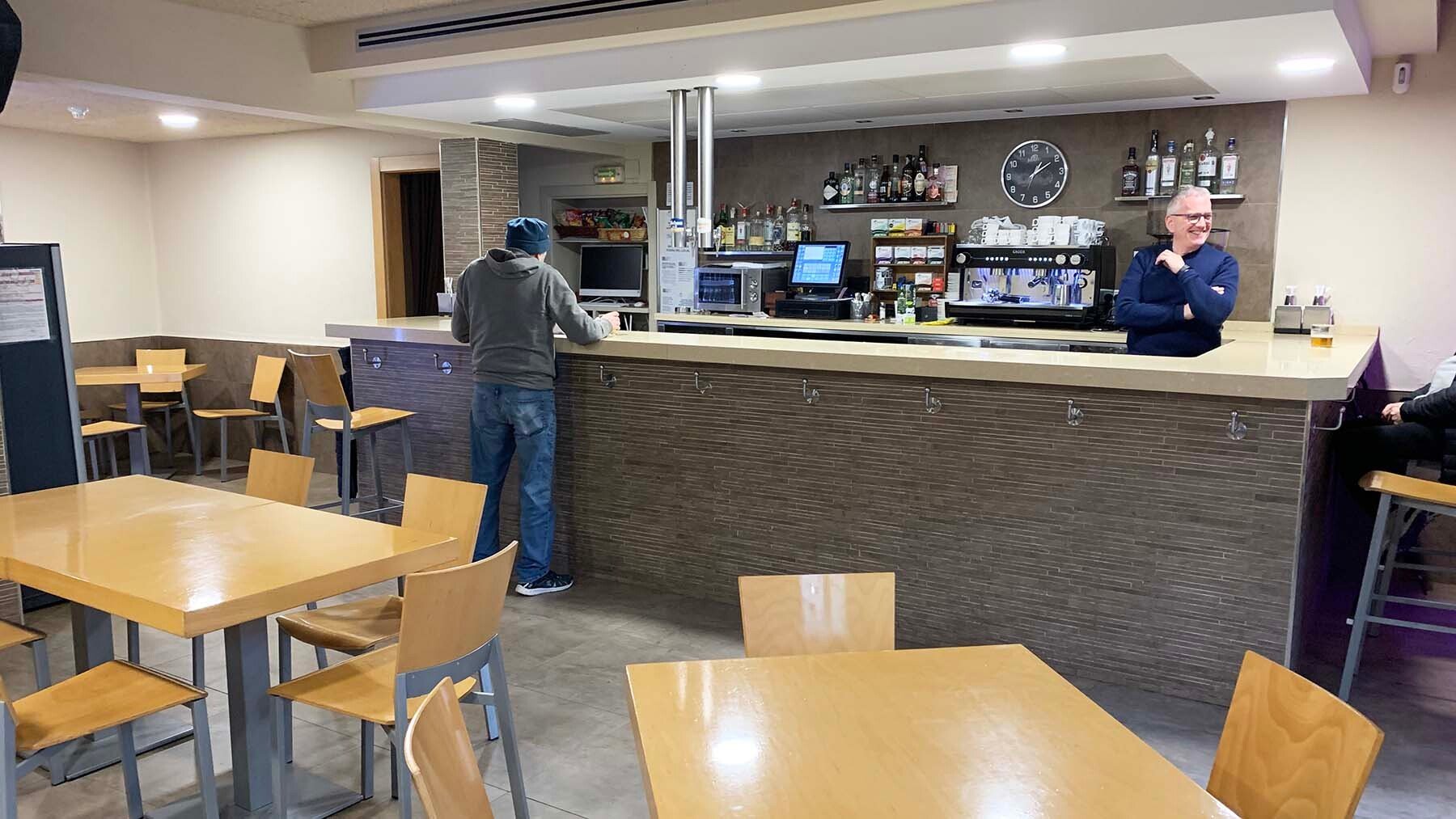 Interior del bar Sevilla en Mendigorría. Navarra.com