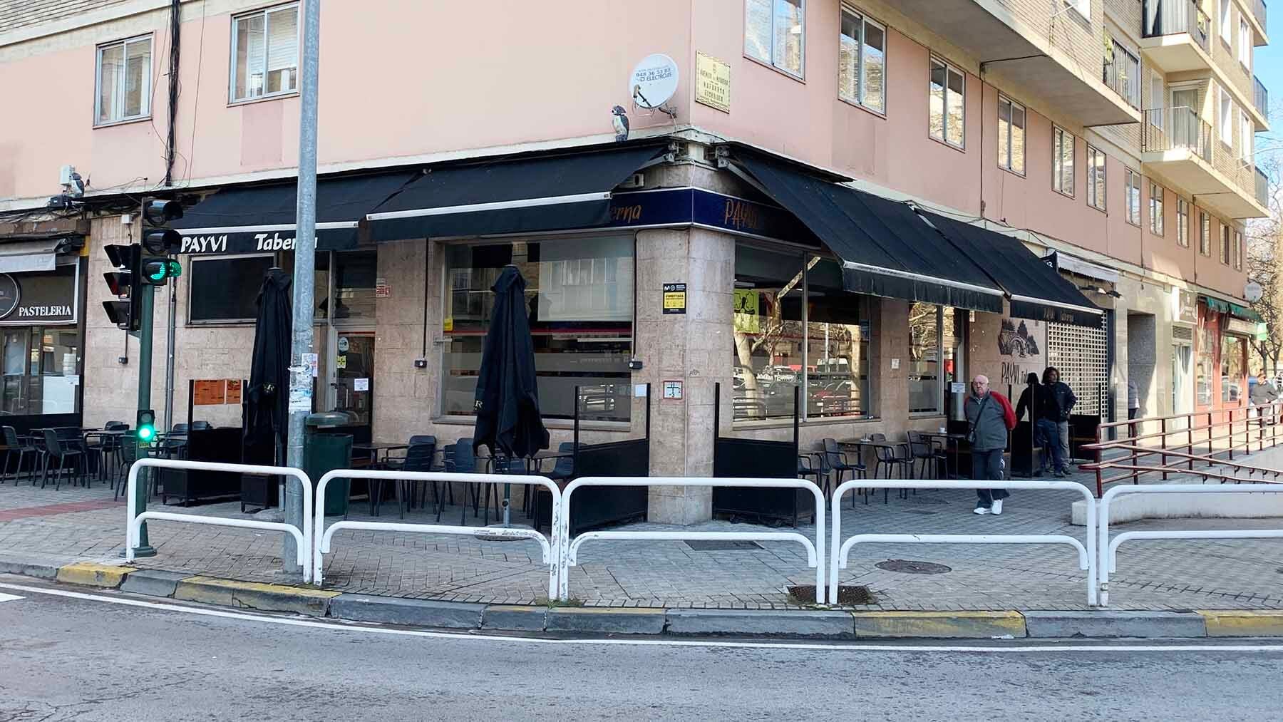 Fachada del bar Payvi taberna en la avenida de Navarra 5 en el barrio pamplonés de San Jorge. Navarra.com