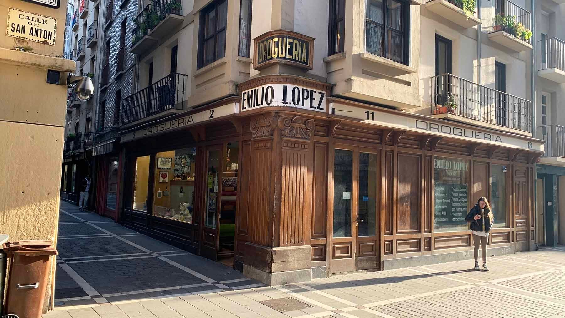La esquina de la droguería López en el casco viejo de Pamplona. Navarra.com