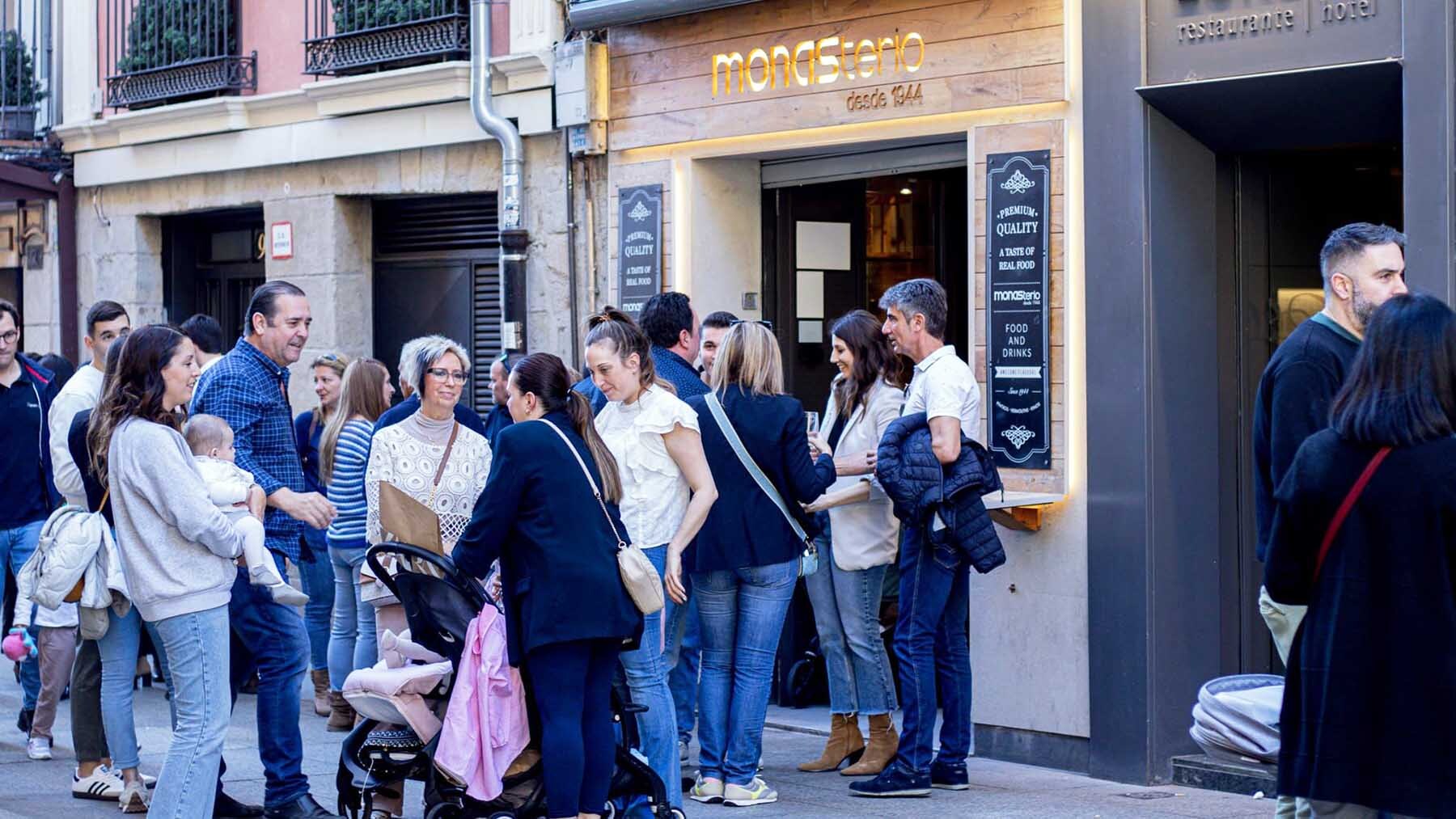 Reapertura del bar Monasterio en la calle Espoz y Mina 11 de Pamplona. Cedida.