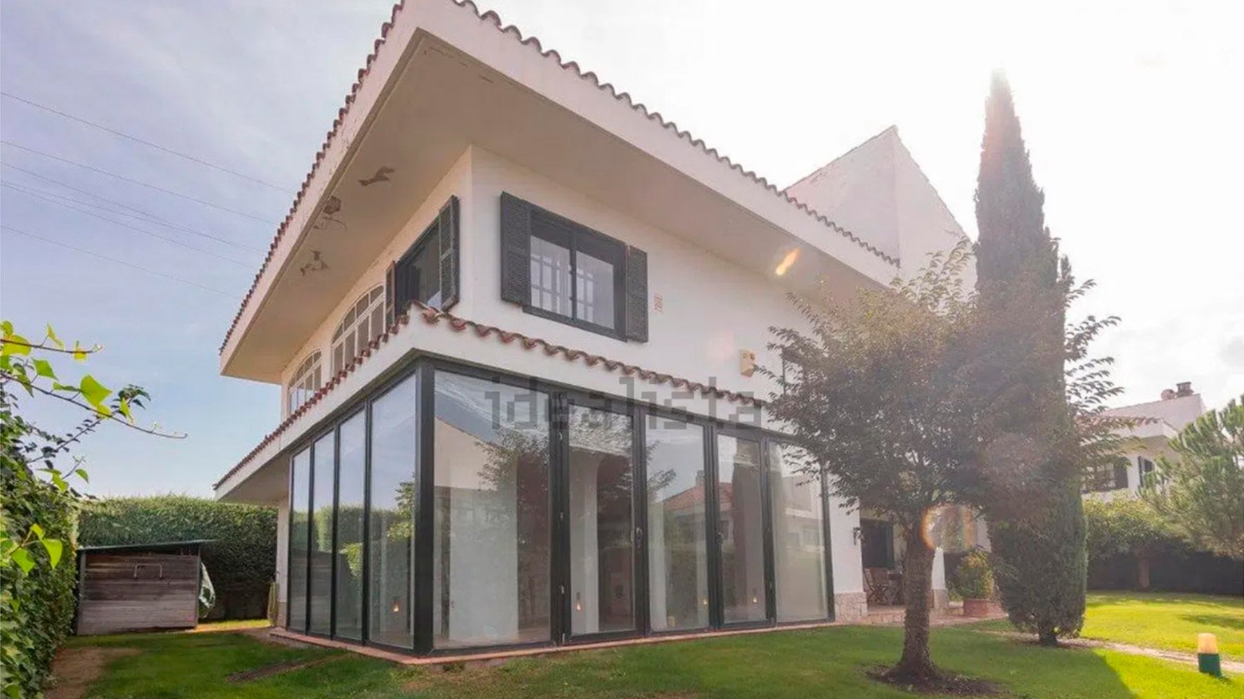 La casa con piscina y jardín que muchos sueñan tener se vende a sólo 10 minutos de Pamplona