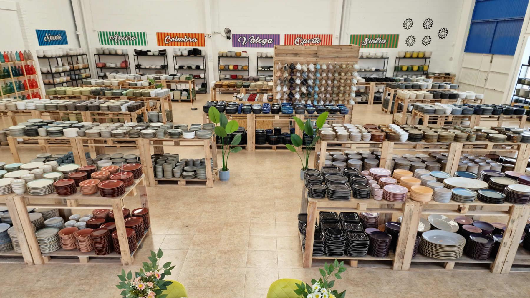 A Mercadoria, la tienda de cerámica al peso low cost de Navarra en Noáin.