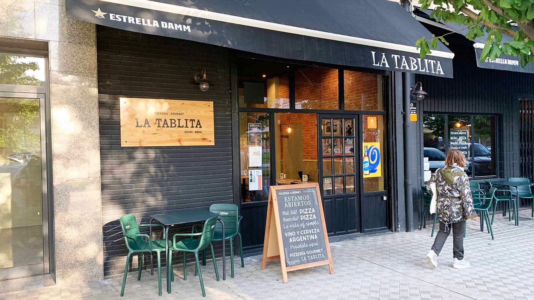 Fachada de la pizzería La Tablita en la calle Esquiroz 5 de Pamplona. Navarra.com