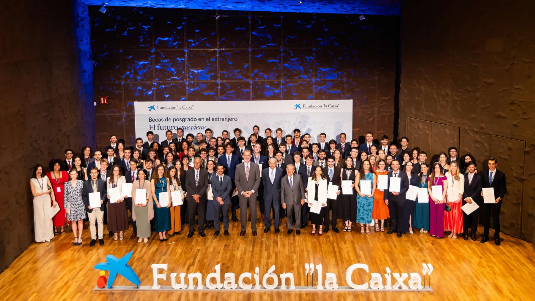 Cien estudiantes reciben una beca de la Fundación ”la Caixa” para cursar un posgrado en el extranjero
