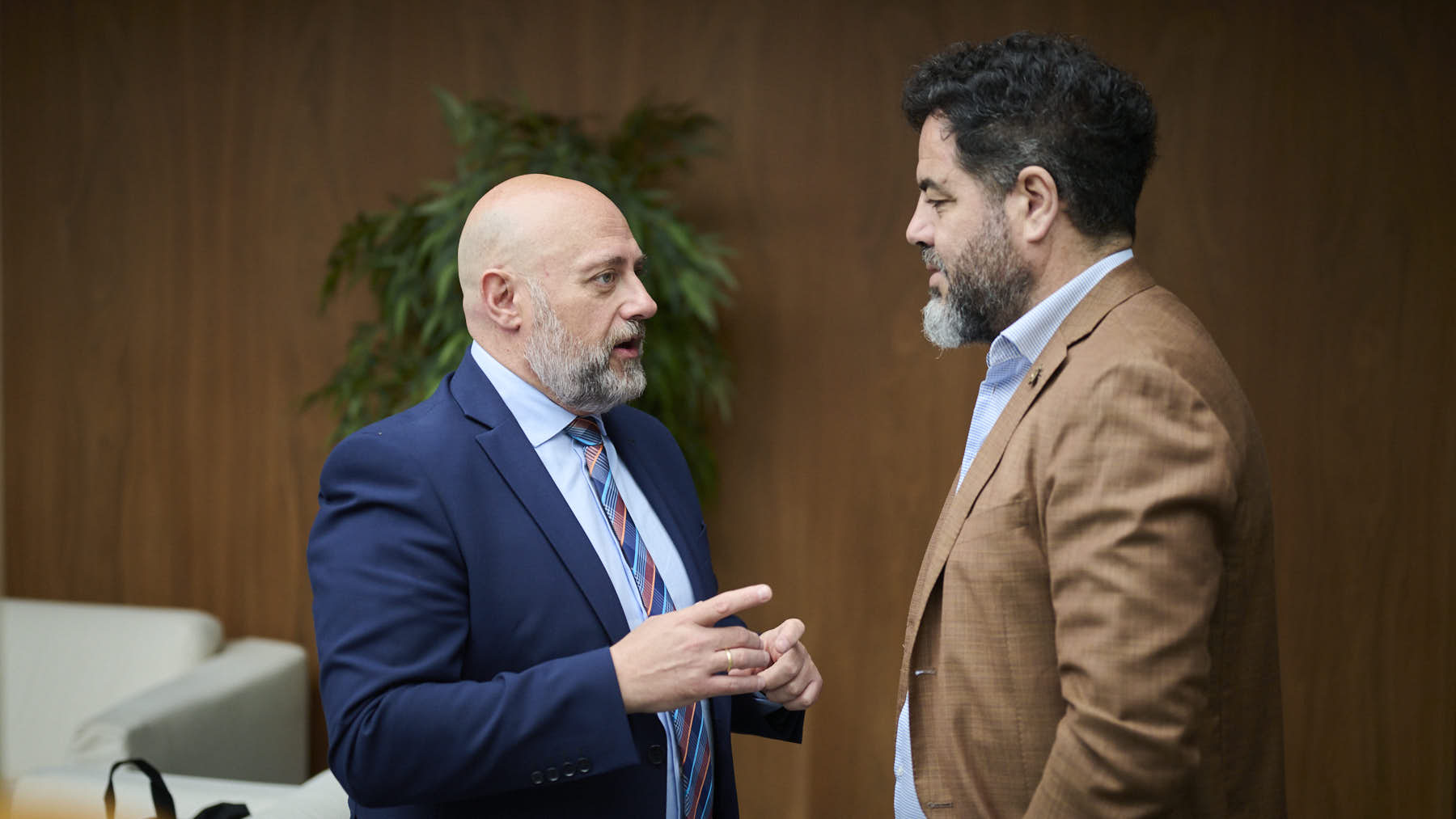 Un juzgado de Pamplona abre diligencias previas contra el Gobierno de Chivite por varias adjudicaciones públicas